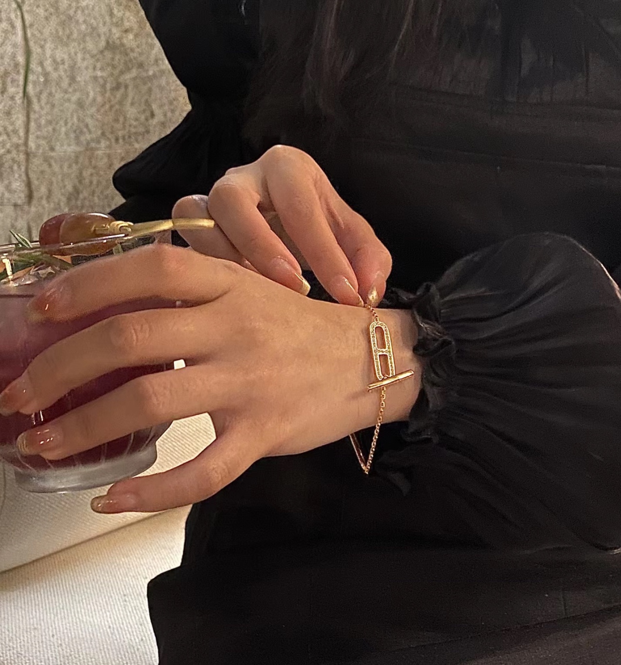 The Hermès Ever Chain bracelet in rose gold and diamonds features an - Comprehensive 5