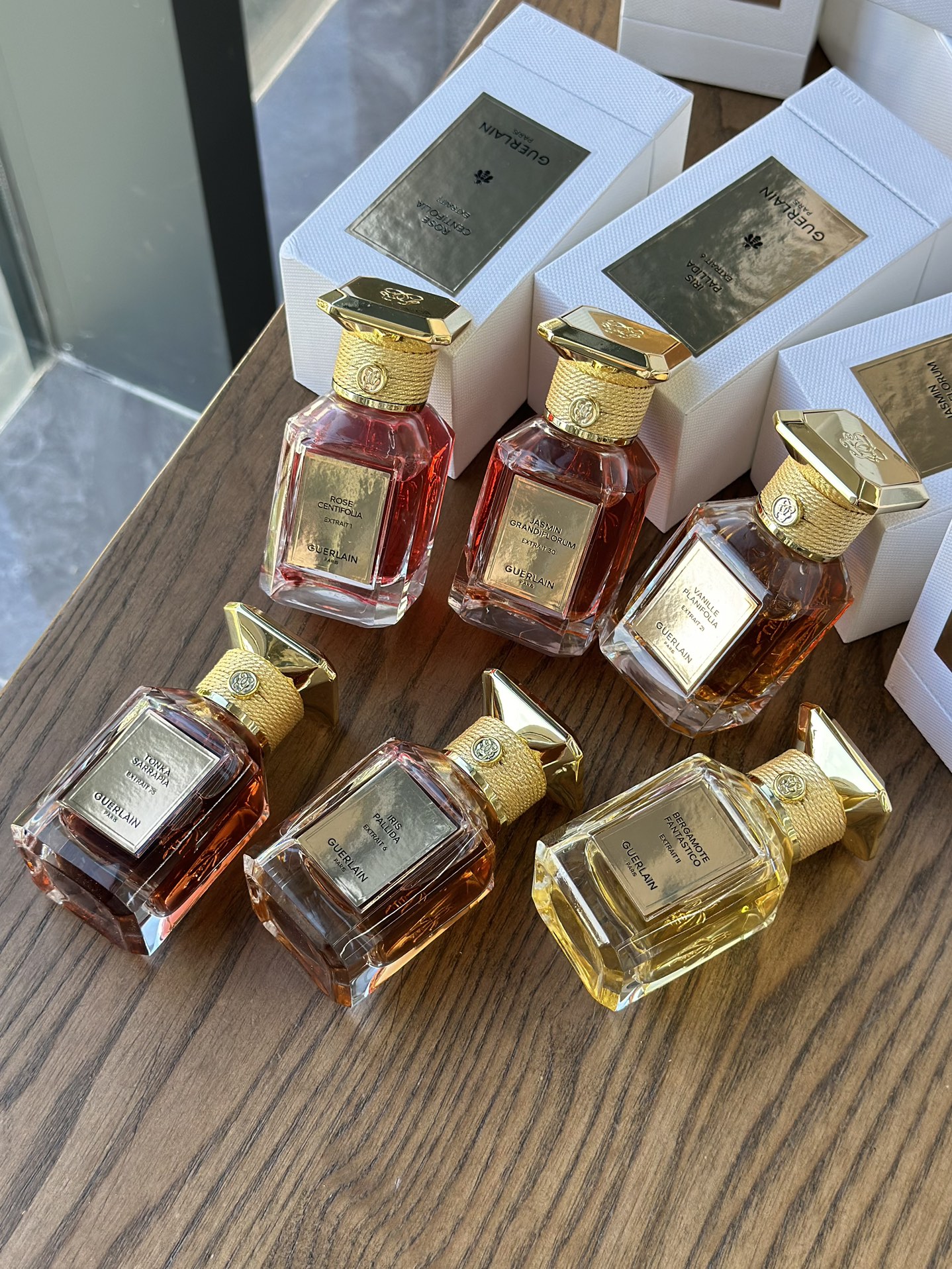 是因为香水中最昂贵的鸢尾品种 6