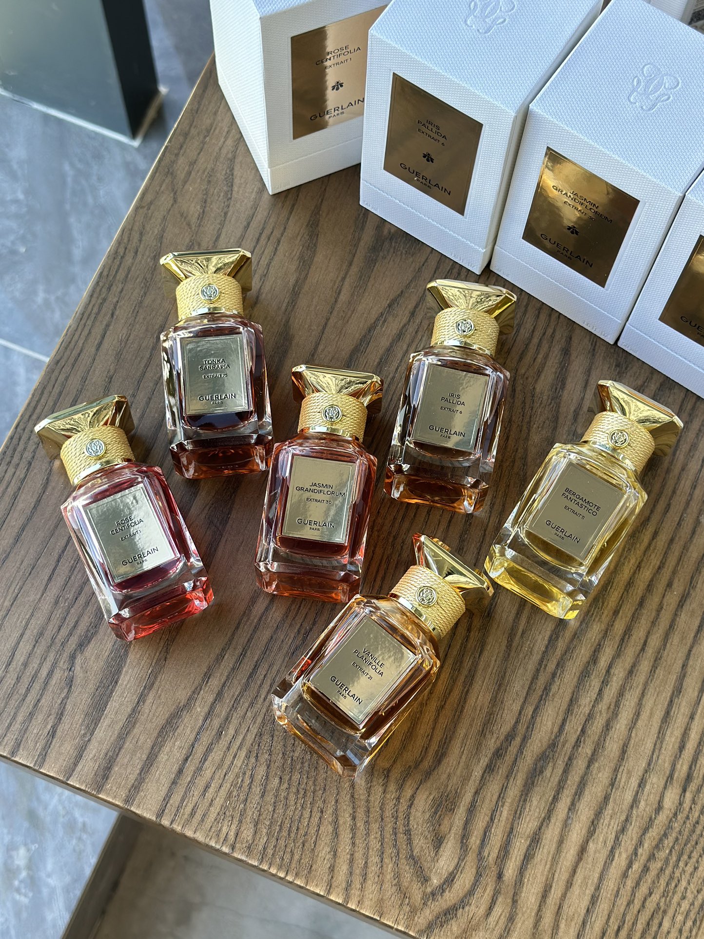 是因为香水中最昂贵的鸢尾品种 2