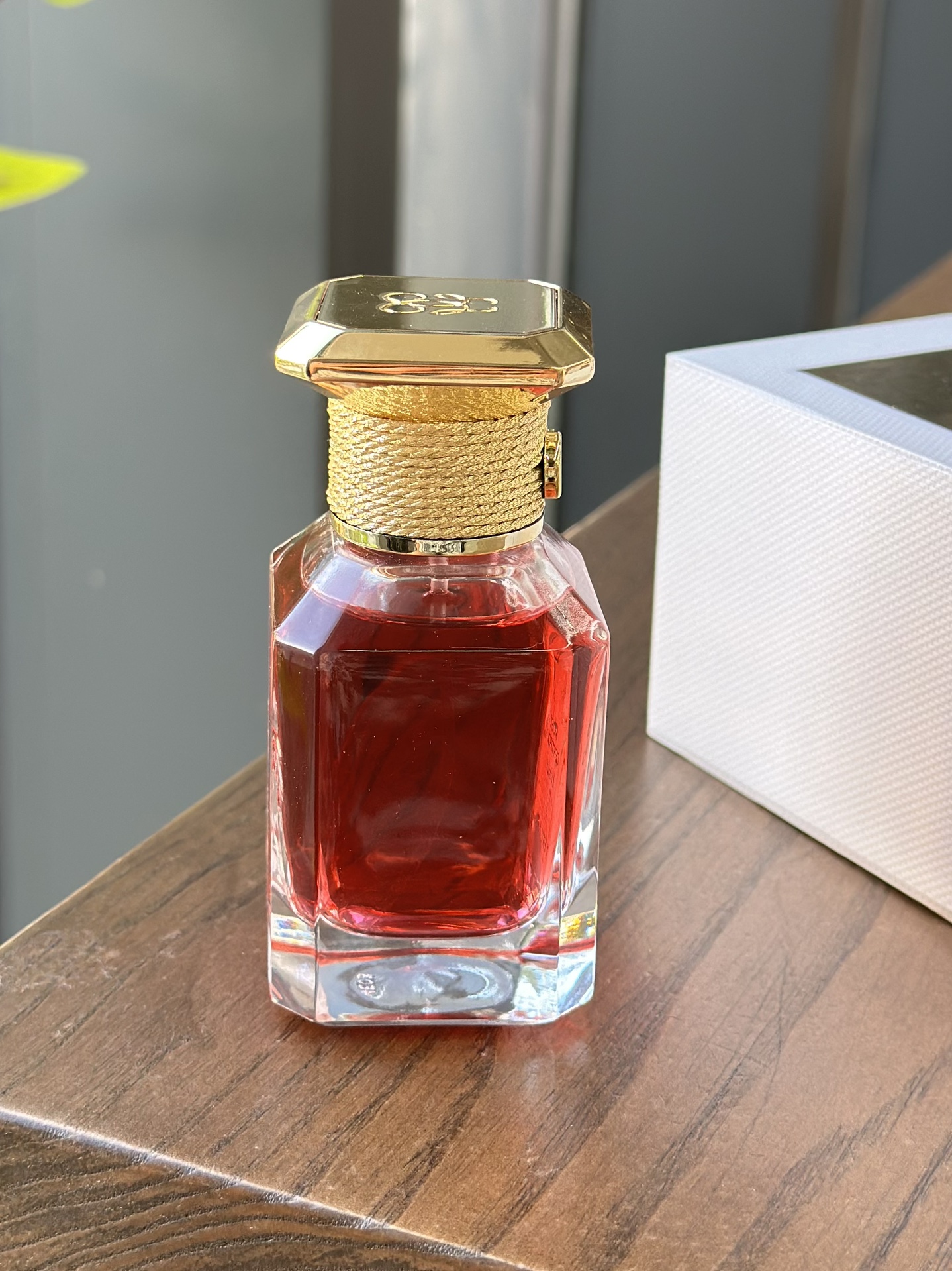 this fragrance features a concentrated formulation of Grasse rose - Comprehensive 5