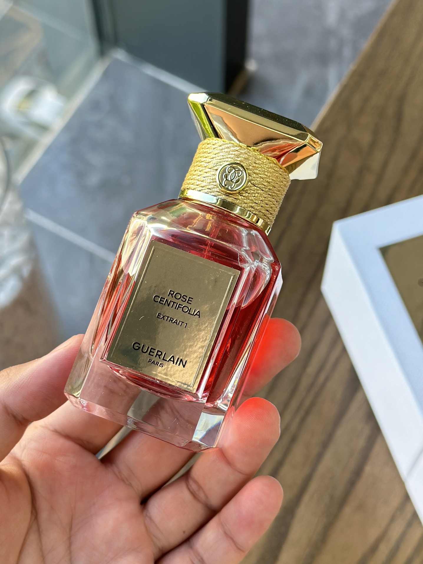 this fragrance features a concentrated formulation of Grasse rose - Comprehensive 4