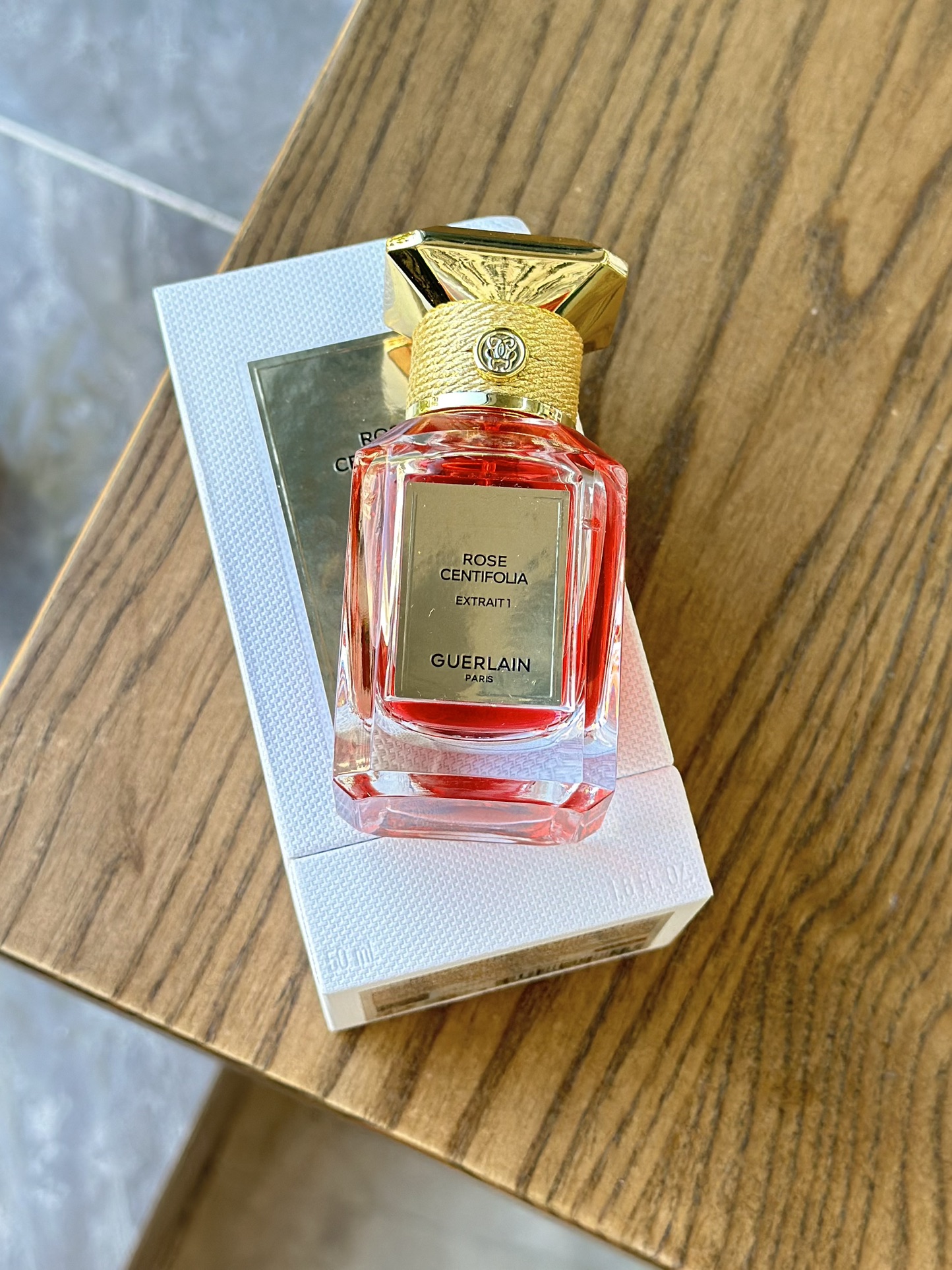 this fragrance features a concentrated formulation of Grasse rose - Comprehensive 2