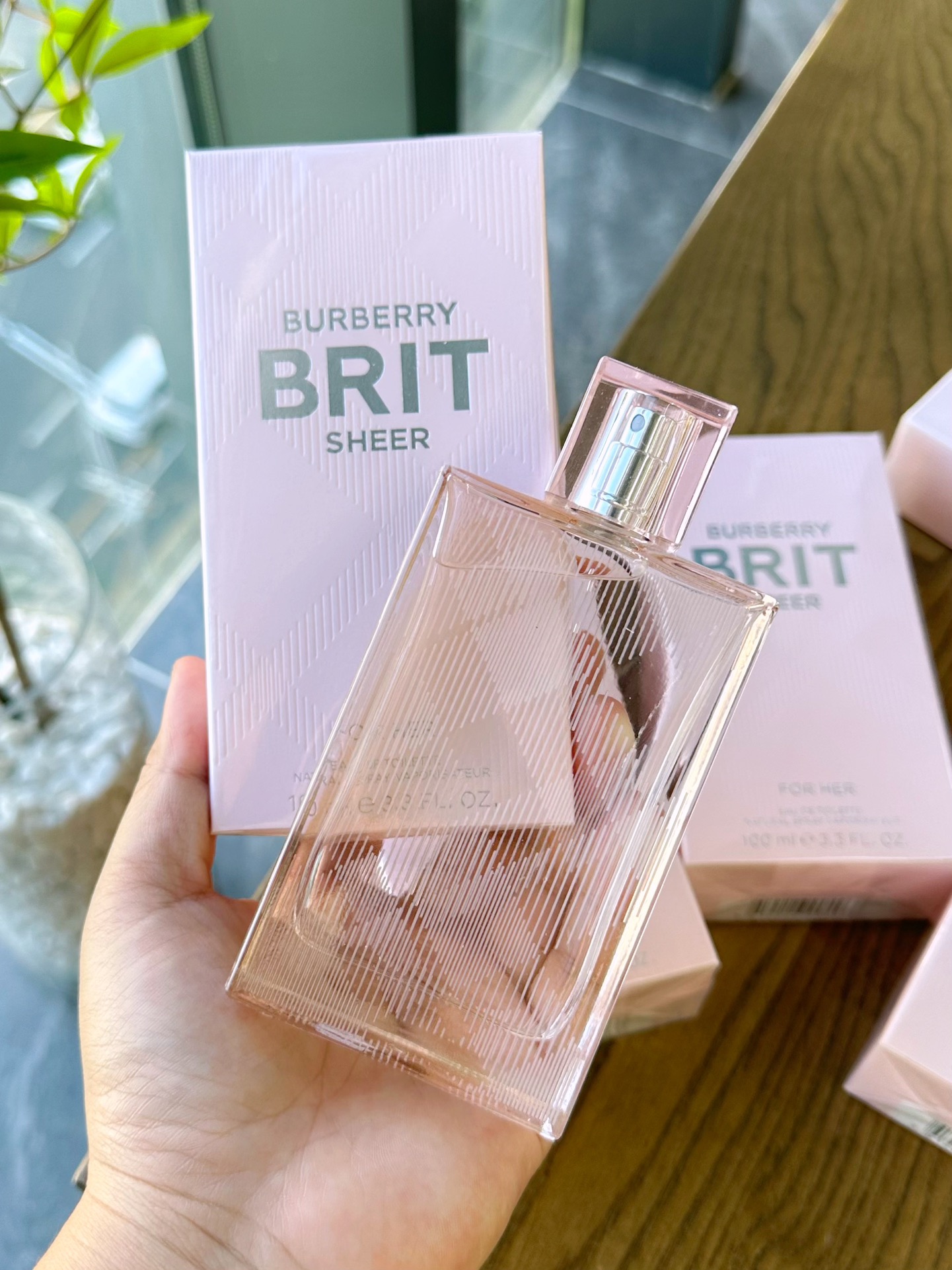 NO:811167,Burberry Burberry Pink Love Song ml, female fragrance, fruity floral fragrance, top notes of lychee, Japanese grapefruit, pineapple, orange, middle notes of peony, peach blossom, pear, base notes of musk, woody, perfume, burberry19860909Burberry 博柏利 红粉恋歌ml 属性女香 香调果香花香调 前调荔枝 日本柚子 菠萝 橘子 中调牡丹 桃花 梨 后调麝香 木质香,香水,burberry,accessory