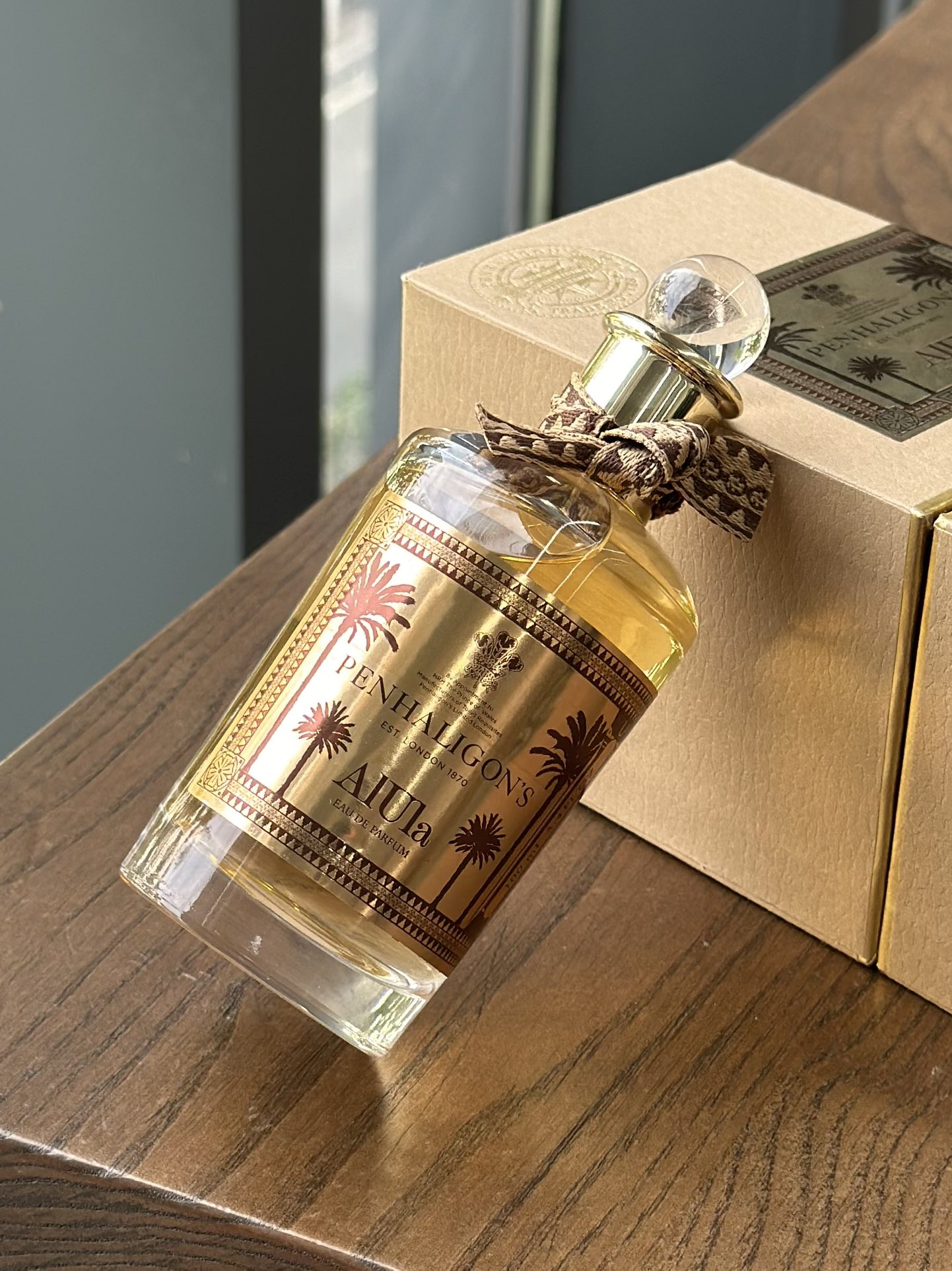 The fragrance is presented in packaging featuring a suede-textured motif - Comprehensive 3