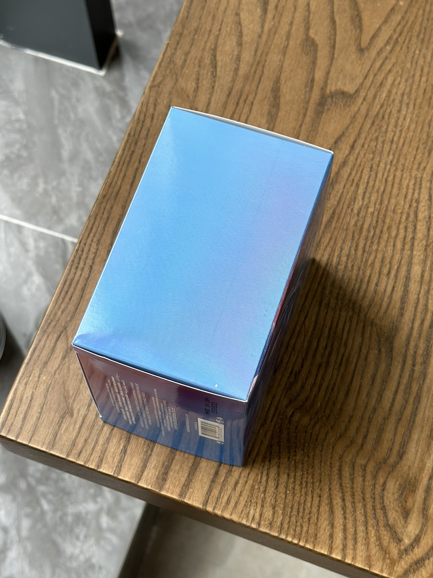 this fragrance is presented in a glass flacon set into a sculpted - Comprehensive 2