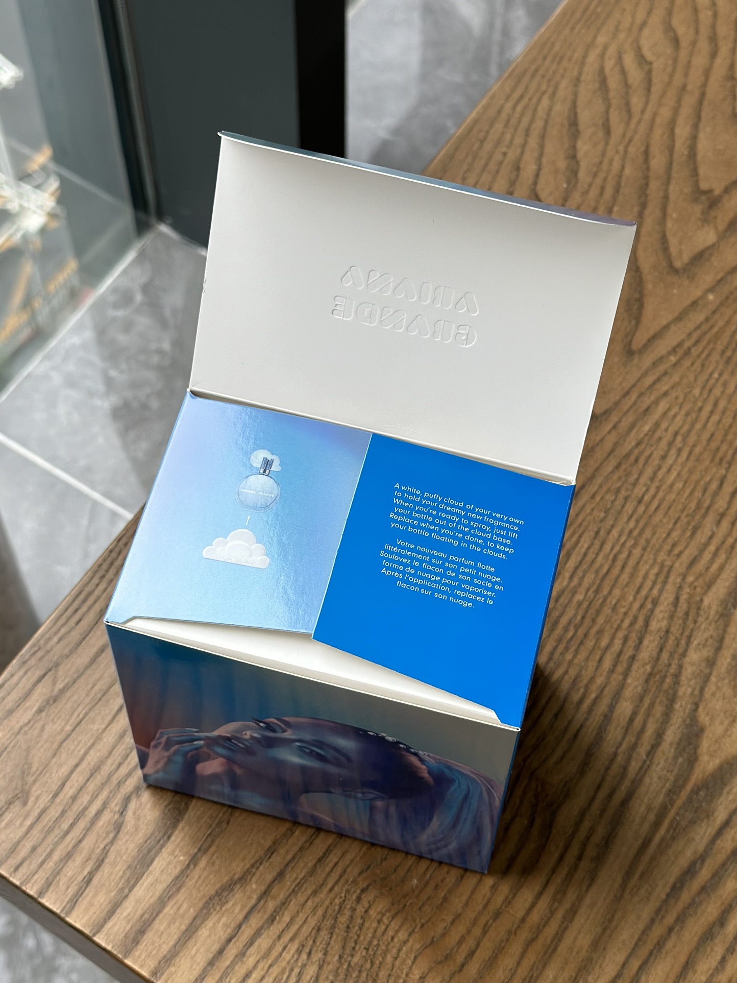 this fragrance is presented in a glass flacon set into a sculpted - Comprehensive 7