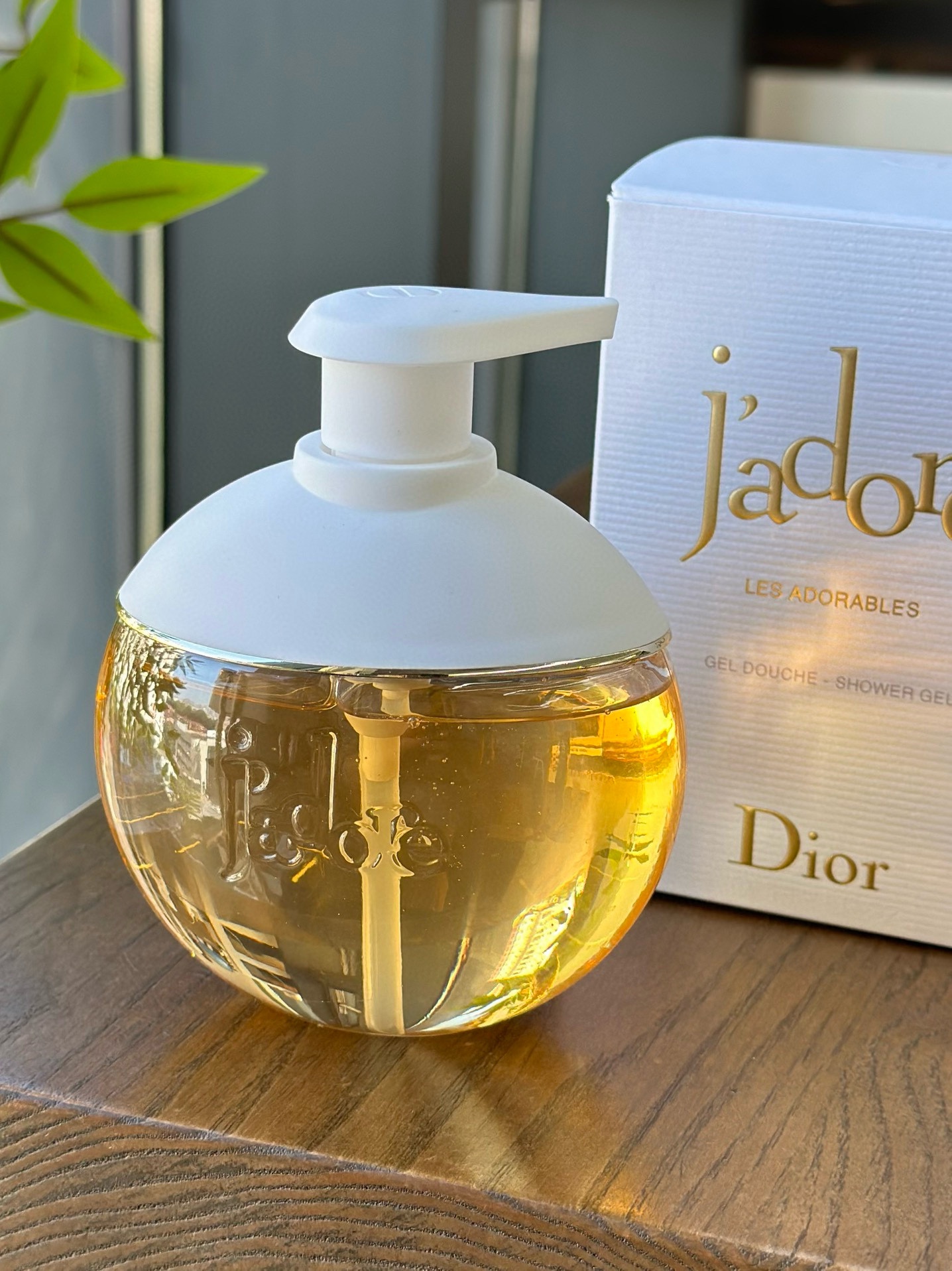 Dior J'adore Shower Gel features a delicate texture that absorbs quickly - Comprehensive