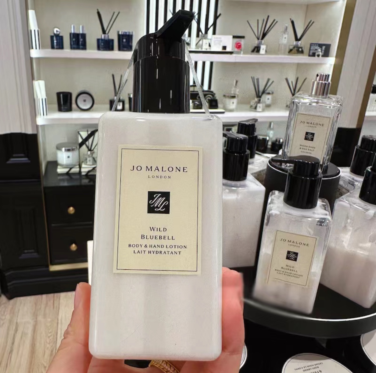 NO:809521,It’s so flavorful!  Jo Malon, you are so good at making incense~ Jo Malon body lotion is worth it!  !  !  Wear pajamas under the covers after skin care!  !  The whole quilt has a unique fragrance!  !  When the sleeping fragrance is just right~, toiletries19860909腌入味儿了！祖玛珑你太会做香了~ 祖玛珑身体乳很值！！！ 护肤完穿着睡衣在被窝里！！ 整个被窝都是独特的清香！！ 当睡眠香是刚好的程度～,洗护用品,accessory