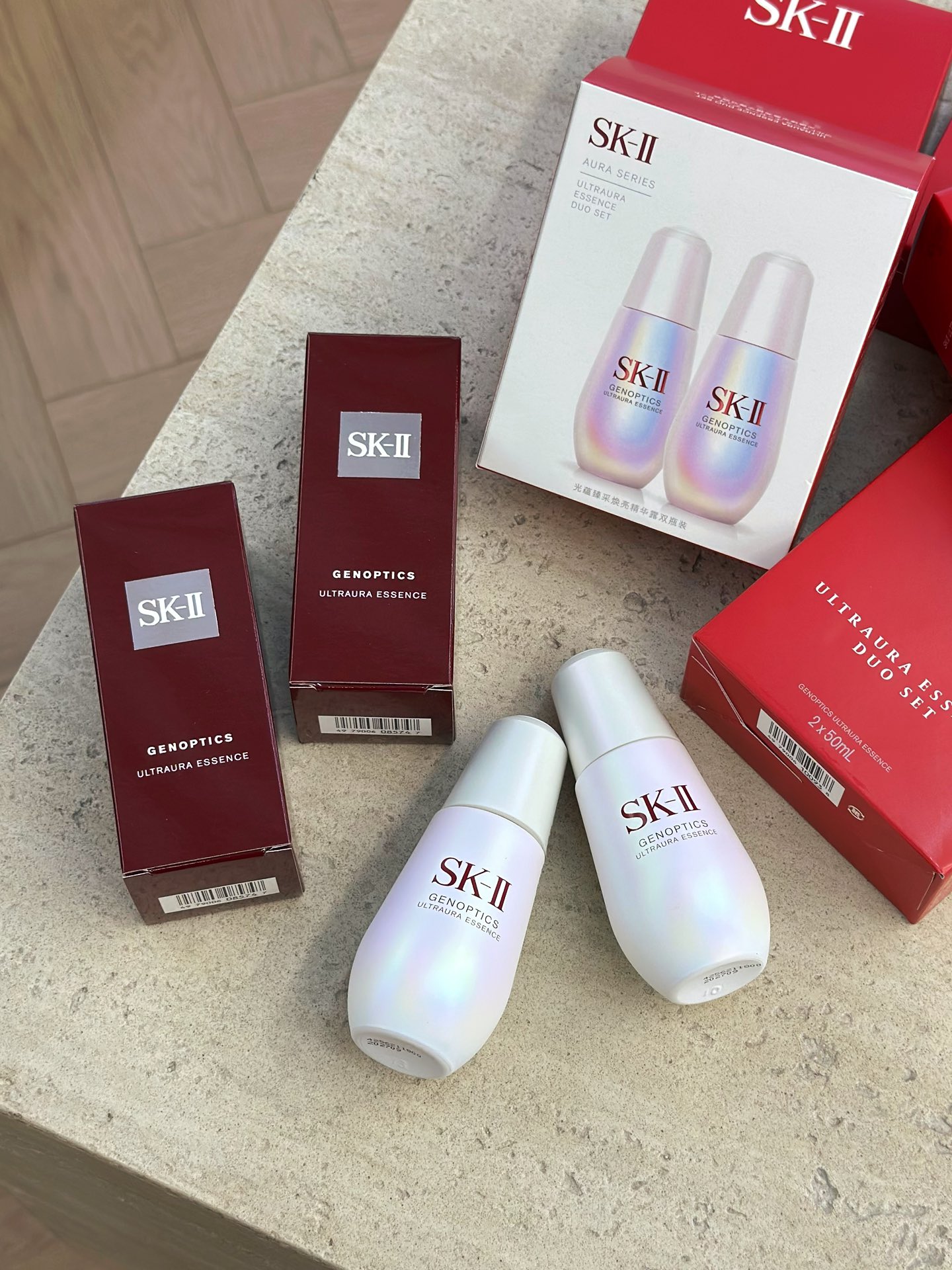 NO:809637,sk-ll new version of small light bulb whitening essence (50ml2) 'SK-ll new version of small light bulb' captures melanin in all directions and breaks through the three major whitening latitudes!  Achieve full-link whitening, stay up late and have a fair face with yellow and dark skin~ Not only can it defeat the dull face of staying up late, but also slowly fade small spots and acne marks, covering all ugliness with one whitening!  Because small light bulbs really make people look white!  White becomes a flash of lightning!  The best whitening serum in history!  SK-ll's star product has a powerful whitening effect. It's not just whitening, it's translucent and attractive!  !  !  ,skin care products,louis vuitton19860909sk-ll新版小灯泡美白精华（50ml2） “SK—ll小灯泡新版”全方位缉拿黑色素,三大美白纬度层层攻破！实现全链路美白,还熬夜党和黄黑皮一个白净的脸蛋～不光能击垮熬夜暗沉脸、就连小斑点和痘印也能慢慢淡化 一白遮百丑！因为小灯泡真是会让人很白！白成一道闪电！史上美白效果最好的精华！SK—ll家的明星产品,亮白效果给力,不是单纯的美白,而是透白又动人！！！,护肤品,louis vuitton,accessory