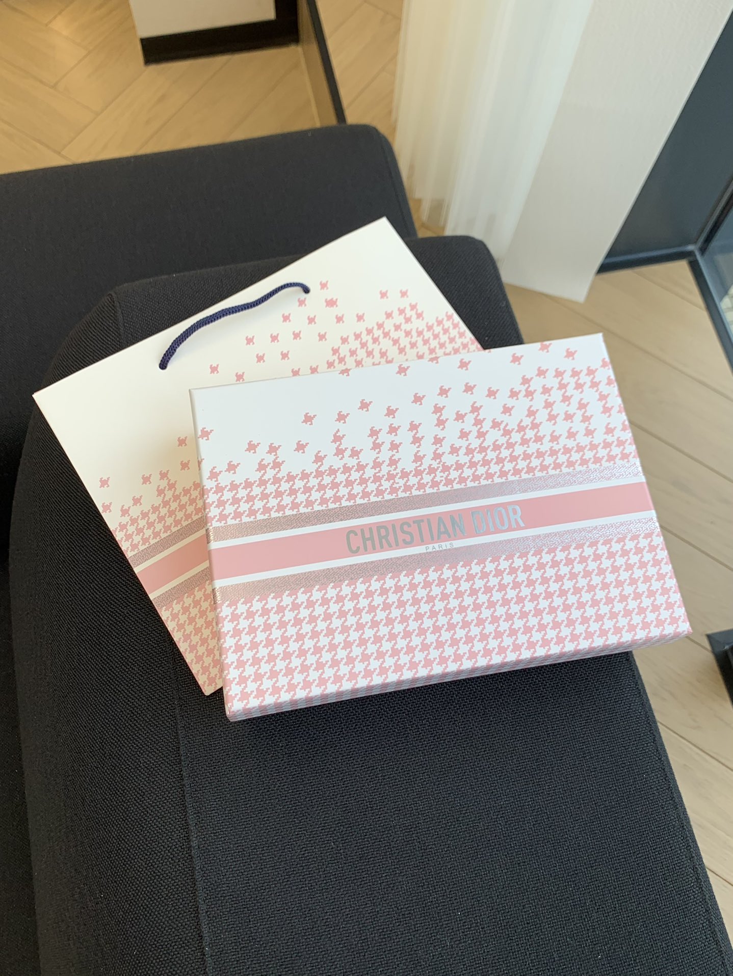 NO:811004,Dior Flower Sweetheart Full Body Fragrance Set is a must-have for sweet girls!  Contains 200ml shower gel + 200ml body lotion + 50ml hand cream., toiletries, dior, dior19860909迪奥Dior花漾甜心全身香氛套装甜妹必入！ 内含沐浴露200ml+身体乳200ml+护手霜50ml.,洗护用品,dior,dior,accessory
