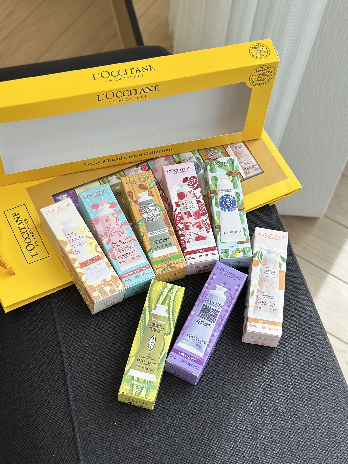 NO:810656,If you want to develop cartoon hands, you must have L'Occitane. Every time you want to develop cartoon hands, hand cream is indispensable. Hands are dry in autumn and winter, and it's the season to carry hand cream with you. As the Hermès of hand creams, L'Occitane has done its homework in terms of texture and fragrance!  There are a variety of fragrances for you to choose from, the one that suits you is important!  !  !  ,hand cream,hermes19860909想要养成漫画手还得是欧舒丹 每想要养成漫画手,护手霜可是少不了 秋冬季节手部干燥,到了护手霜随身携带的季节.作为护手霜中的爱马仕,欧舒丹从质地、香味都做足了功课！多种香型任你挑选,合适自己的才重要！！！,护手霜,hermes,accessory
