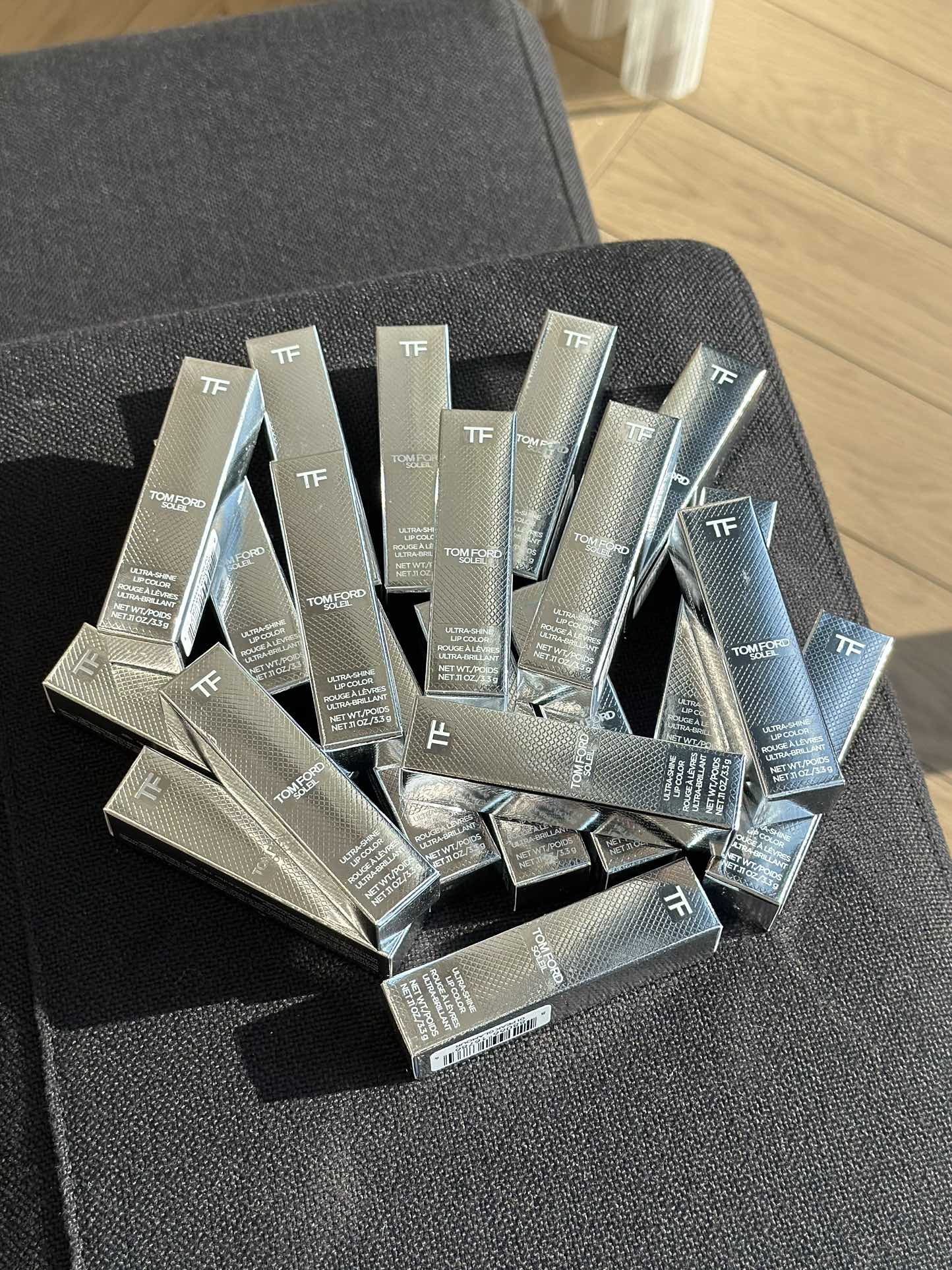 NO:810670,Take a look at the packaging details first!  !  !  , lipstick. lip glaze. lipstick19860909先看包装细节！！！,口红.唇釉.唇膏,accessory
