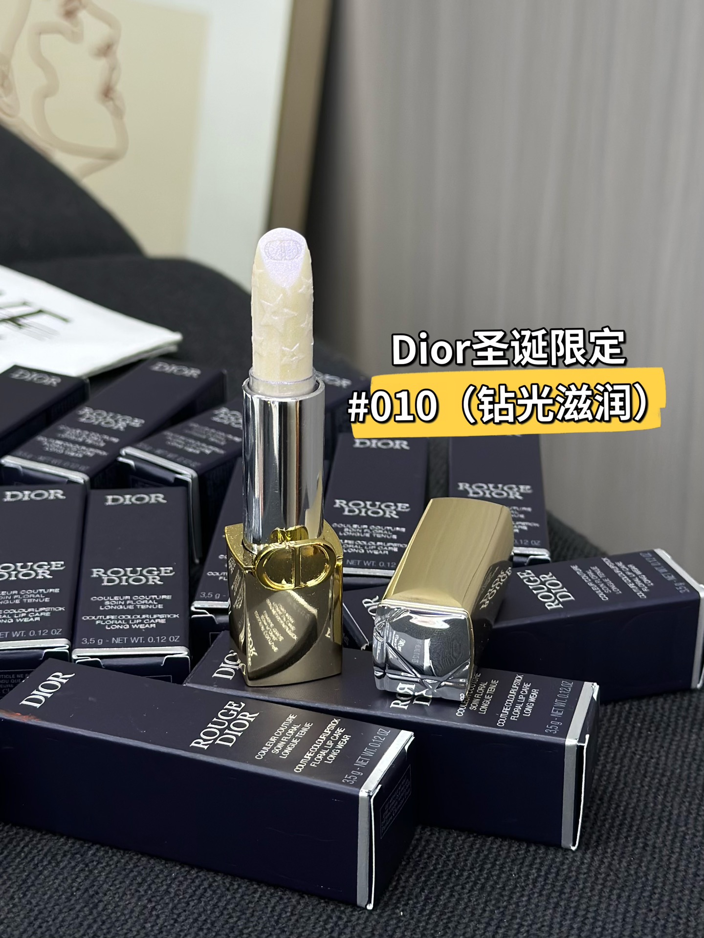 NO:810795,# Moisturizing style The upper lip looks like a layer of lip balm, giving it a pseudo-no-makeup look!  The shimmery upper lip is so pretty!  Apply it and it will be gentle to the bones ~ #629 Velvet style is darker reddish brown, natural light is more orange, indoor light is more bean paste, it is really amazing!  The velvet texture is matte and does not dry out, filling the autumn and winter atmosphere. Yellow skin will turn cold to white skin in seconds. Apply it on a Christmas date and it will be super sweet. #999 Velvet style, a classic red that will never go out of style!  The velvet matte texture is high-end and aura, apply it thinly to boost your energy, and apply it thickly to enliven the gods. Apply it to the New Year party and it will slick the whole audience. It is a perfect queen color #Moisturizing style Clear cinnamon milk tea for super whitening!  The moisturizing texture is smooth and non-sticky, and it can be used on both yellow and black skin. Applying this product will turn heads immediately when you go out, and you will feel full of vitality!  !  !  , lipstick. lip glaze. lipstick19860909# 滋润款 上唇像敷了层润唇膏,伪素颜天花板！细闪上唇超美！涂它温柔到骨子里～ #629 丝绒款 偏深红棕、自然光偏橘、室内光偏豆沙、真的太绝了！丝绒质地雾面不拔干,秋冬氛围感拉满,黄皮涂秒变冷白皮,圣诞约会涂它甜度超标 #999 丝绒款 经典正红永不过时！丝绒哑光质感高级又气场,薄涂提气厚涂封神,新年派对涂它直接slay全场,妥妥的女王色 # 滋润款 清透肉桂奶茶超显白！滋润质地顺滑不卡纹,黄皮黑皮都能冲,涂它出门回头率直接拉满,元气感爆棚！！！,口红.唇釉.唇膏,accessory