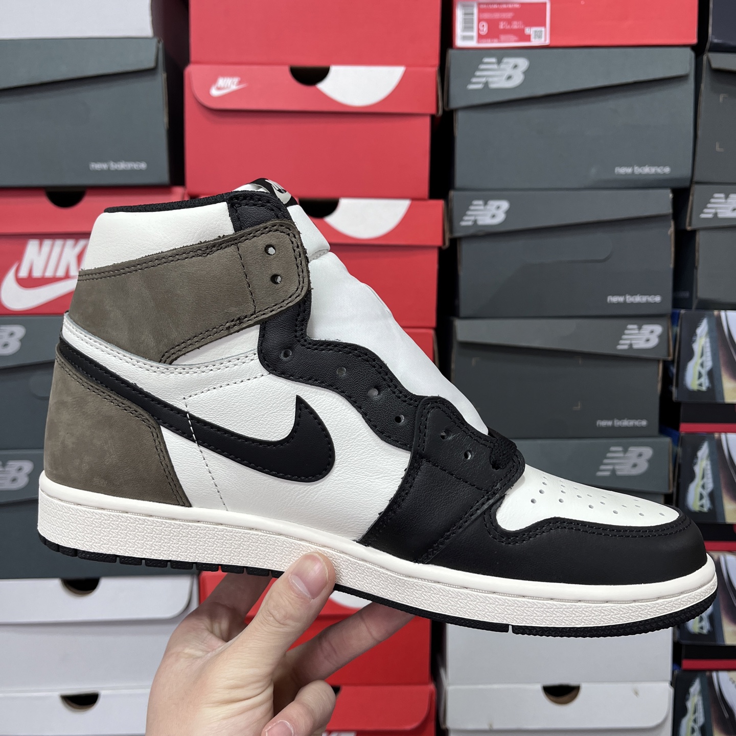  纯原 Air Jordan AJ1 Retro High 高帮黑摩卡小倒钩 -105 高端零售特供批次