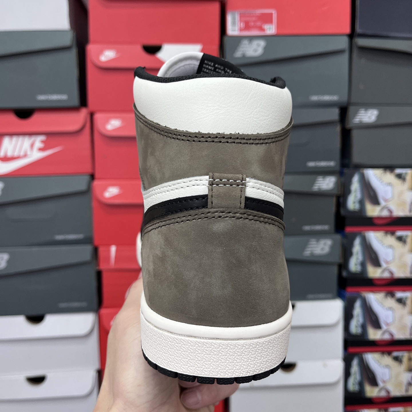  纯原 Air Jordan AJ1 Retro High 高帮黑摩卡小倒钩 -105 高端零售特供批次