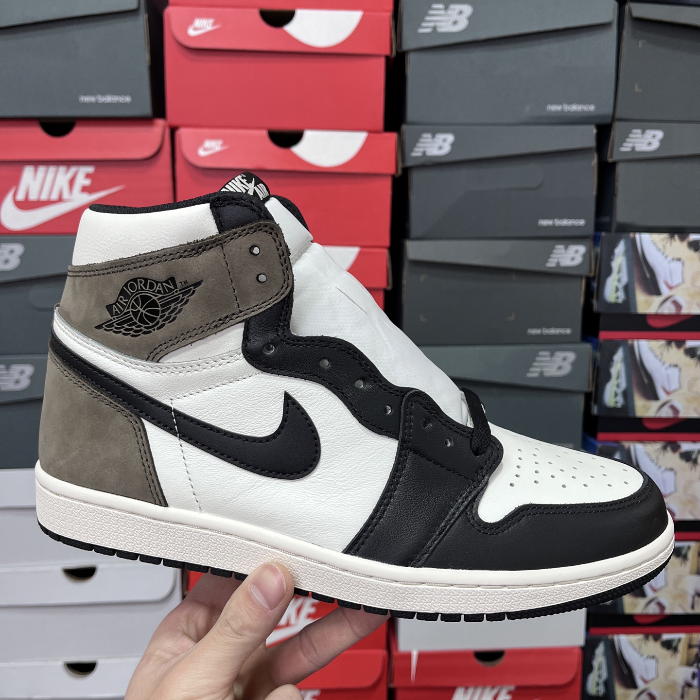  纯原 Air Jordan AJ1 Retro High 高帮黑摩卡小倒钩 -105 高端零售特供批次