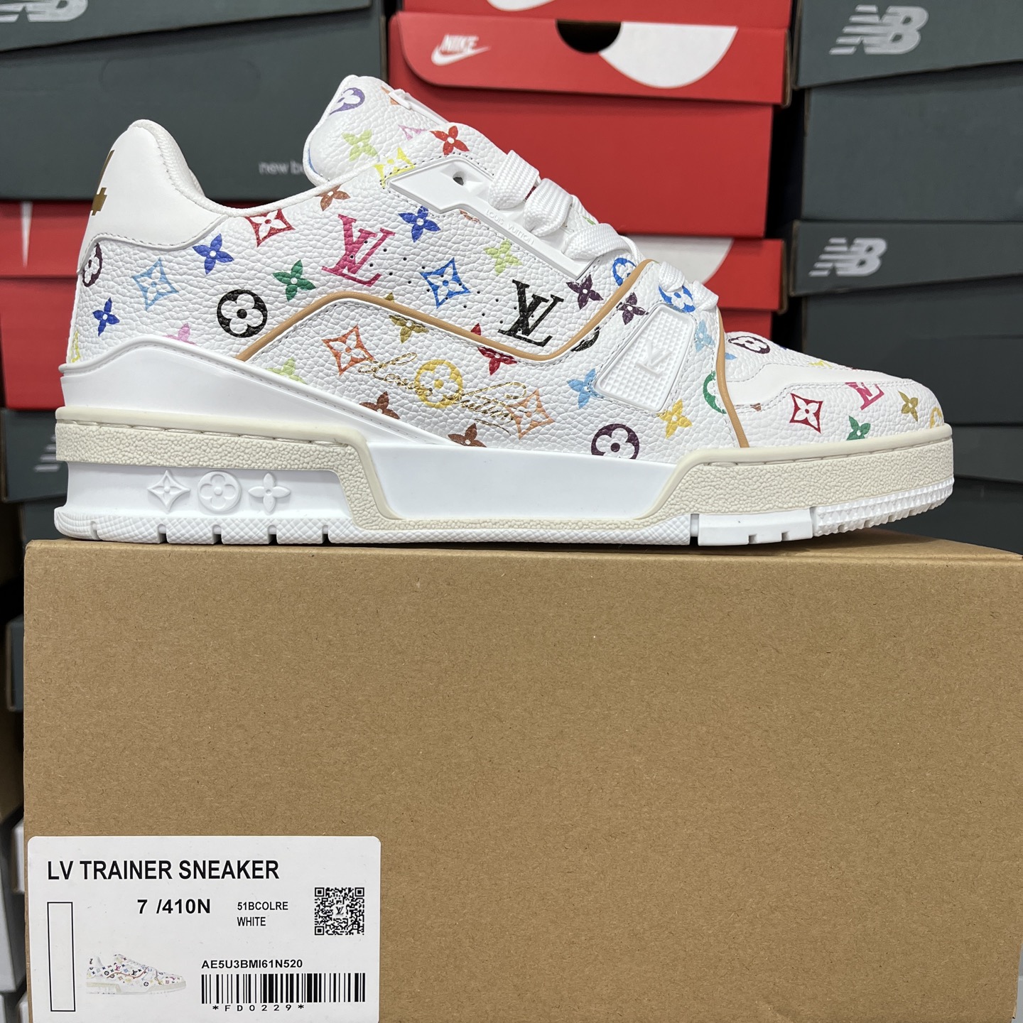  Louis Vuitton 路易威登 LV Trainer 低帮休闲板鞋 村上隆 三彩
尺码：39 4