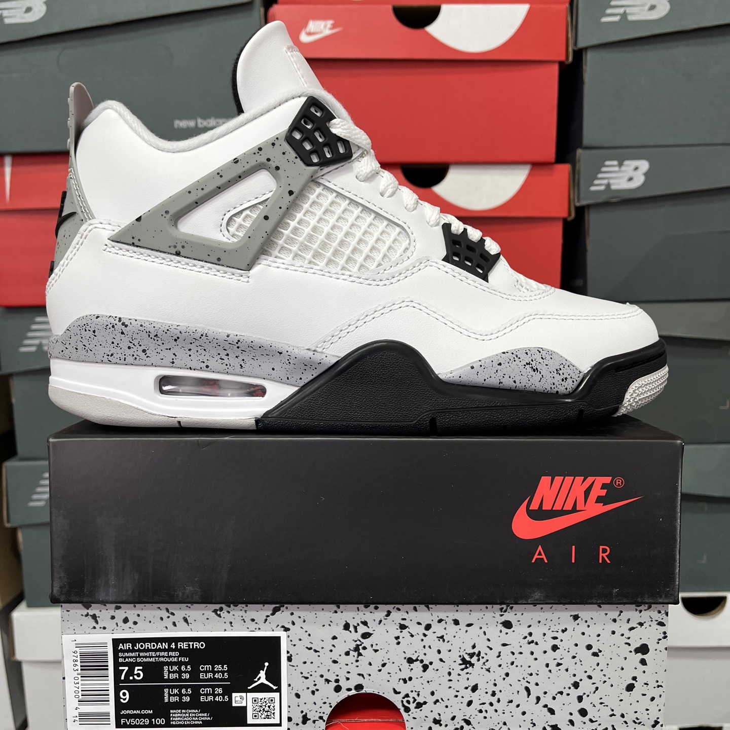   Air Jordan 4 2025复刻“白水泥”货号：FV5029-100
尺码：40.5-48.5