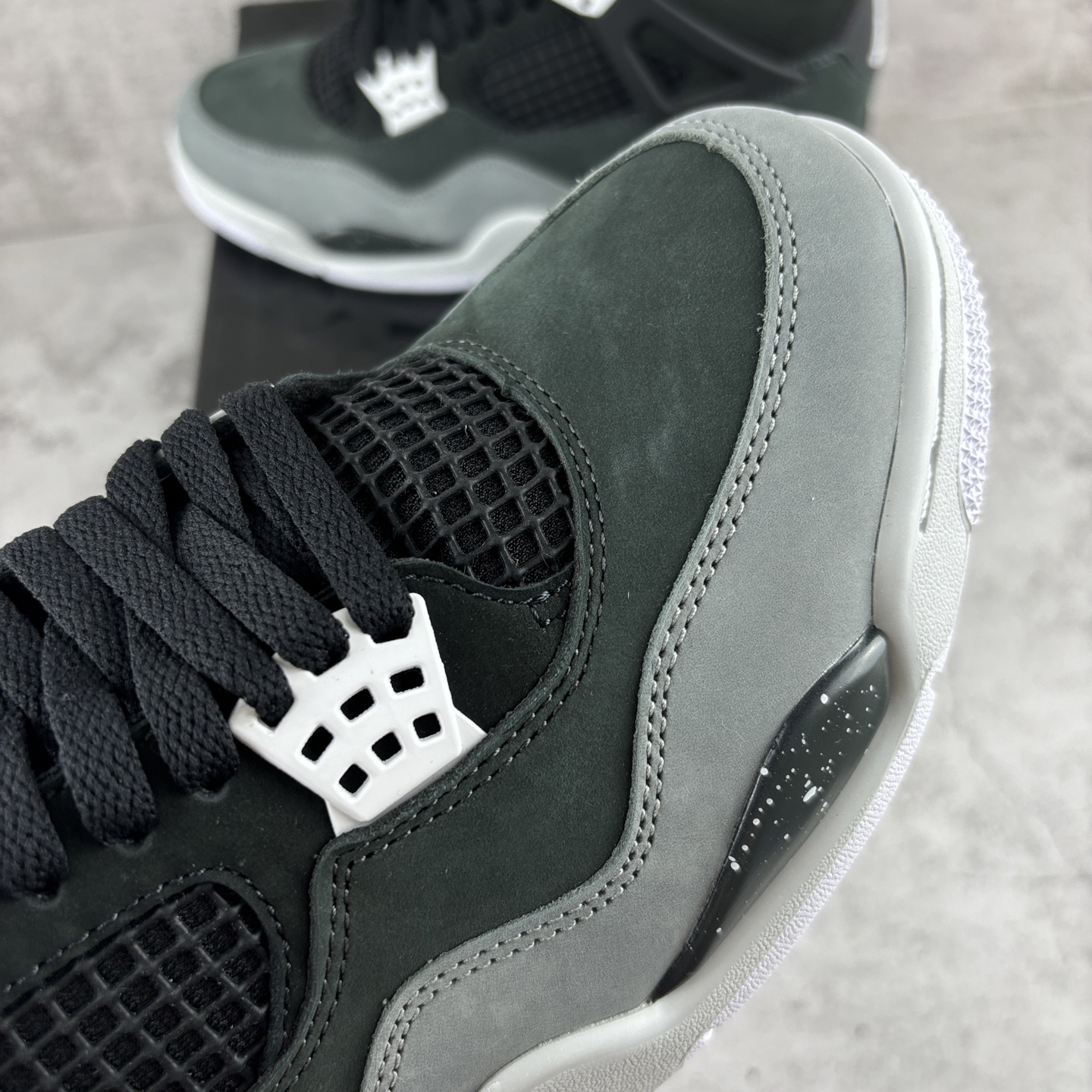  特价 Air Jordan 4 Fear AJ4 乔4恐惧套装 复刻篮球鞋 FQ8138-002
尺码