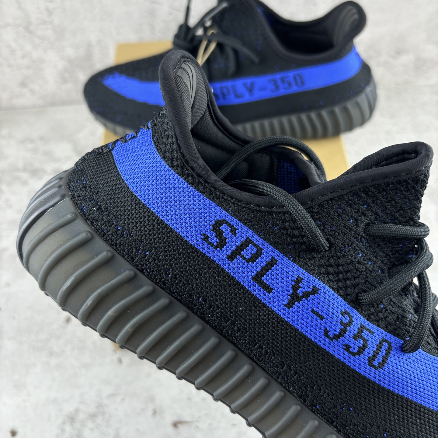  特价 Ad Yeezy 350 Boost V2 Dazzling Blue GY7164 阿迪达斯椰