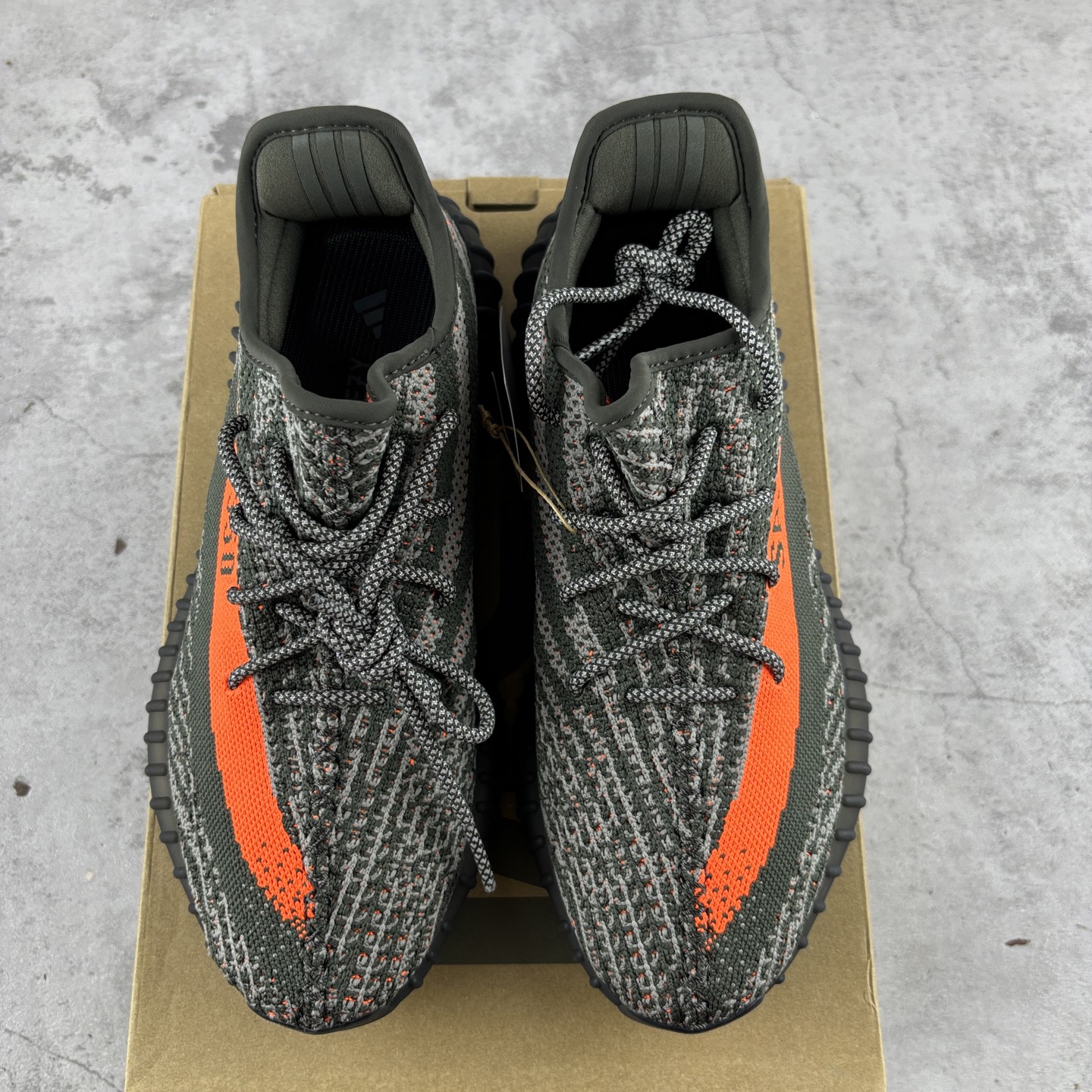  特价 Ad Yeezy Boost 350 V2 Carbon Beluga HQ7045 阿迪达斯椰