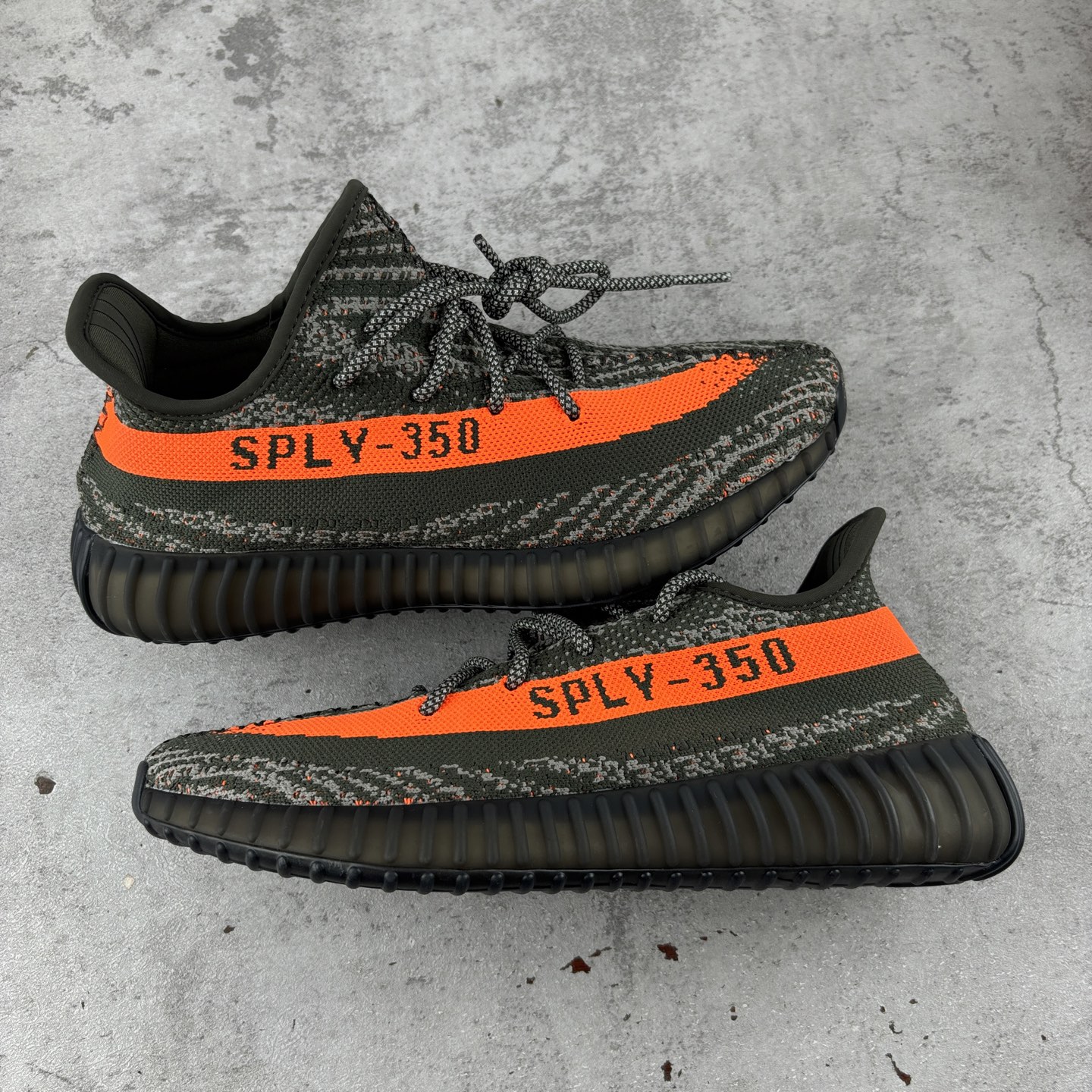  特价 Ad Yeezy Boost 350 V2 Carbon Beluga HQ7045 阿迪达斯椰