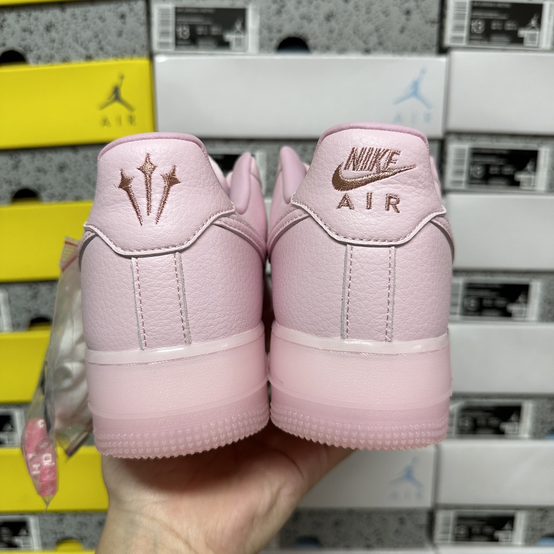 NOCTA x Air Force 1空军桃心 休闲板鞋粉色 CZ8065-600

独家私模 原厂皮