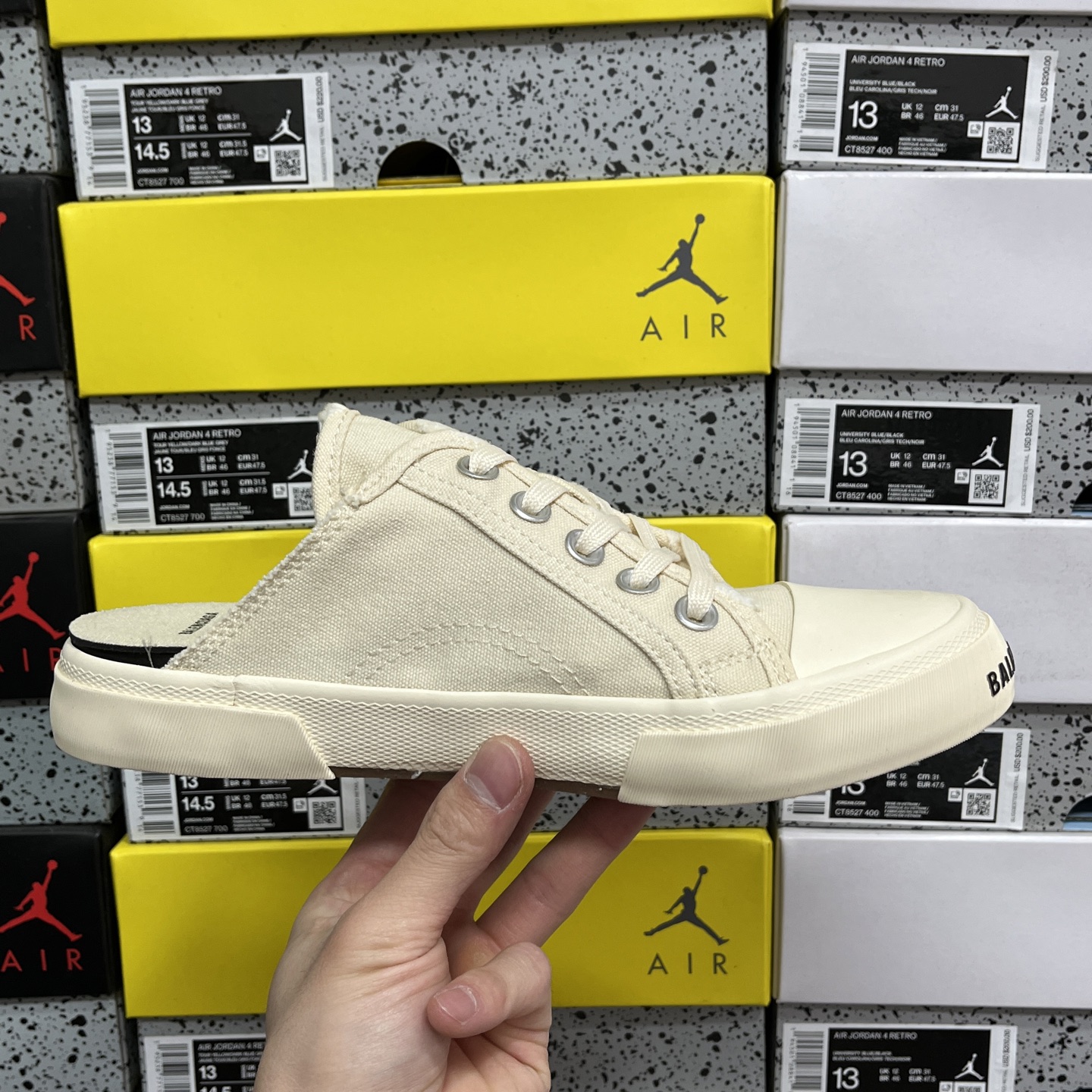  顶级天花板级别 巴黎世家破洞做旧布鞋 半托 米白，Balenciaga 巴黎世家 Paris 破洞洗旧