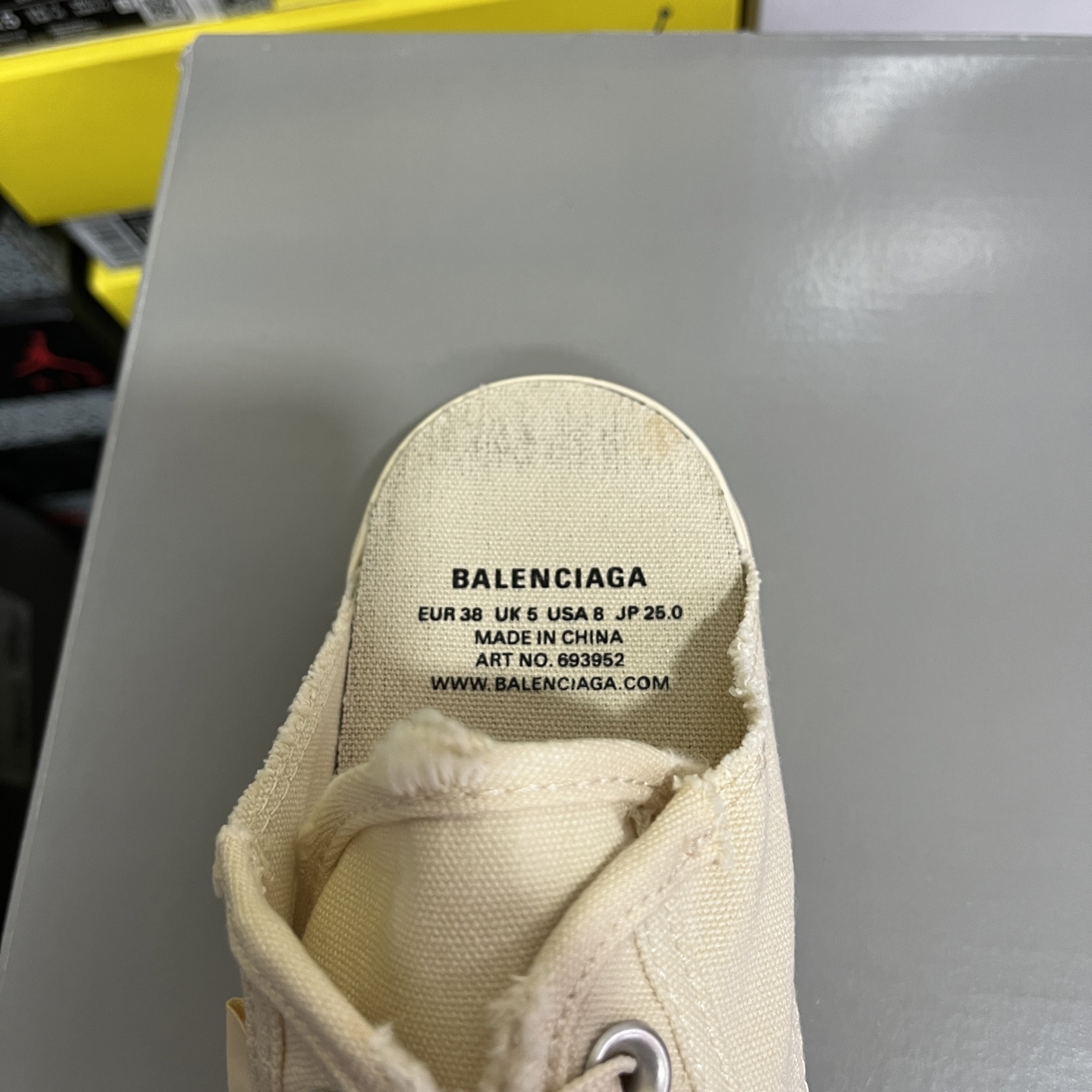  顶级天花板级别 巴黎世家破洞做旧布鞋 半托 米白，Balenciaga 巴黎世家 Paris 破洞洗旧