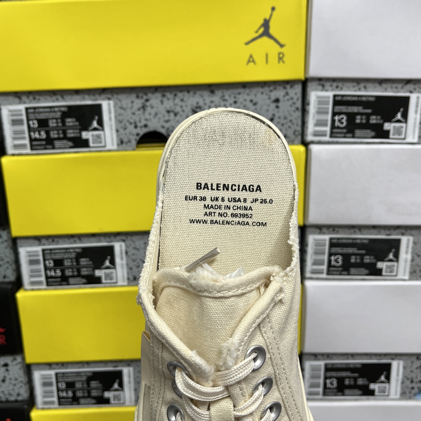  顶级天花板级别 巴黎世家破洞做旧布鞋 半托 米白，Balenciaga 巴黎世家 Paris 破洞洗旧