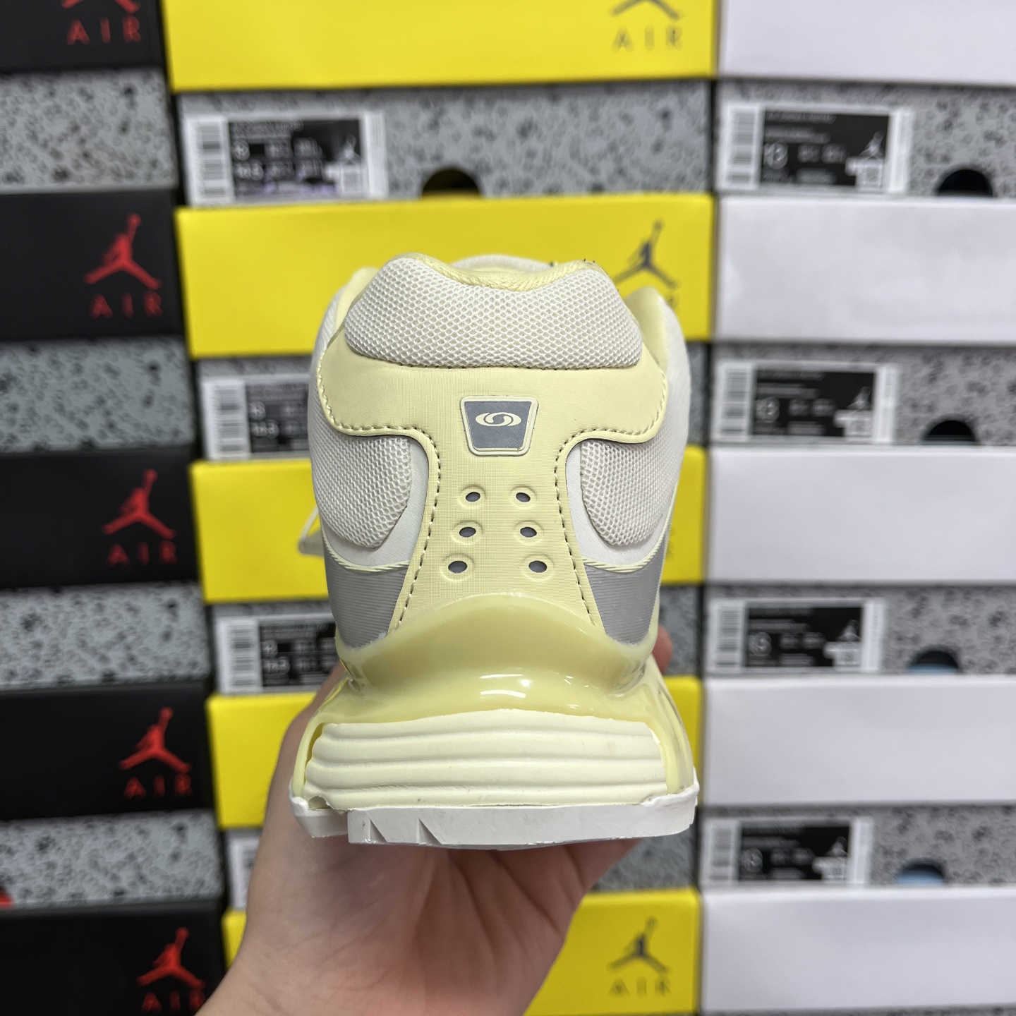  萨洛蒙 Salomon XT-Whisper sandy Liang 香草色 探索者系列 纯原版本
潮