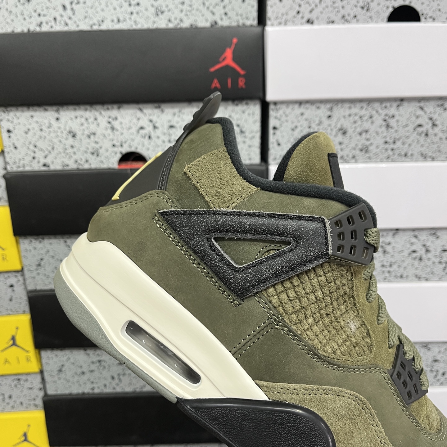 R1版 Jordan Air Jordan 4 ” Olive “ AJ4 军绿色 FB9927-200