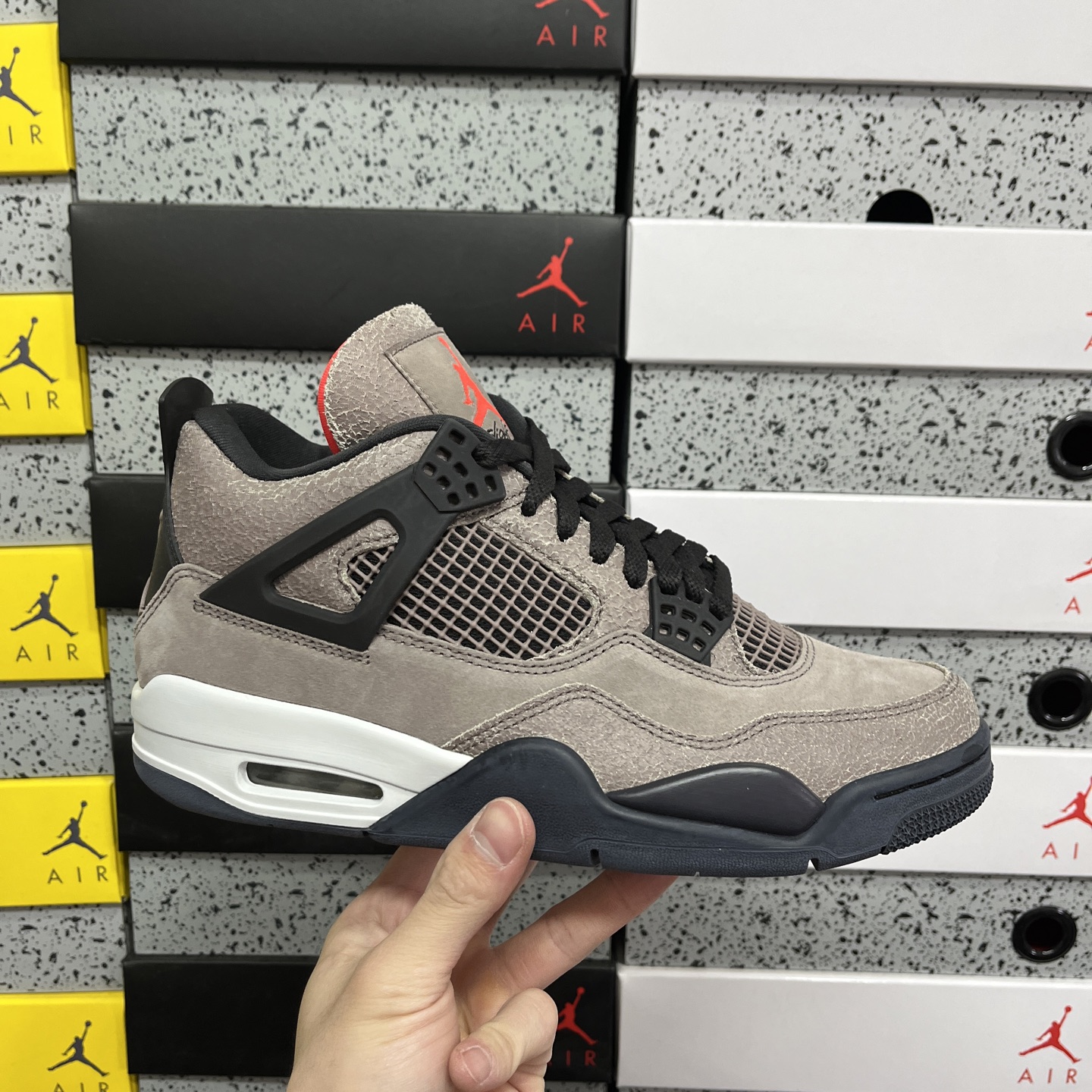 R1版 Air Jordan 4 Retro”Taupe Haze “ 黑棕 摩卡原厂独立模具开发 原汁