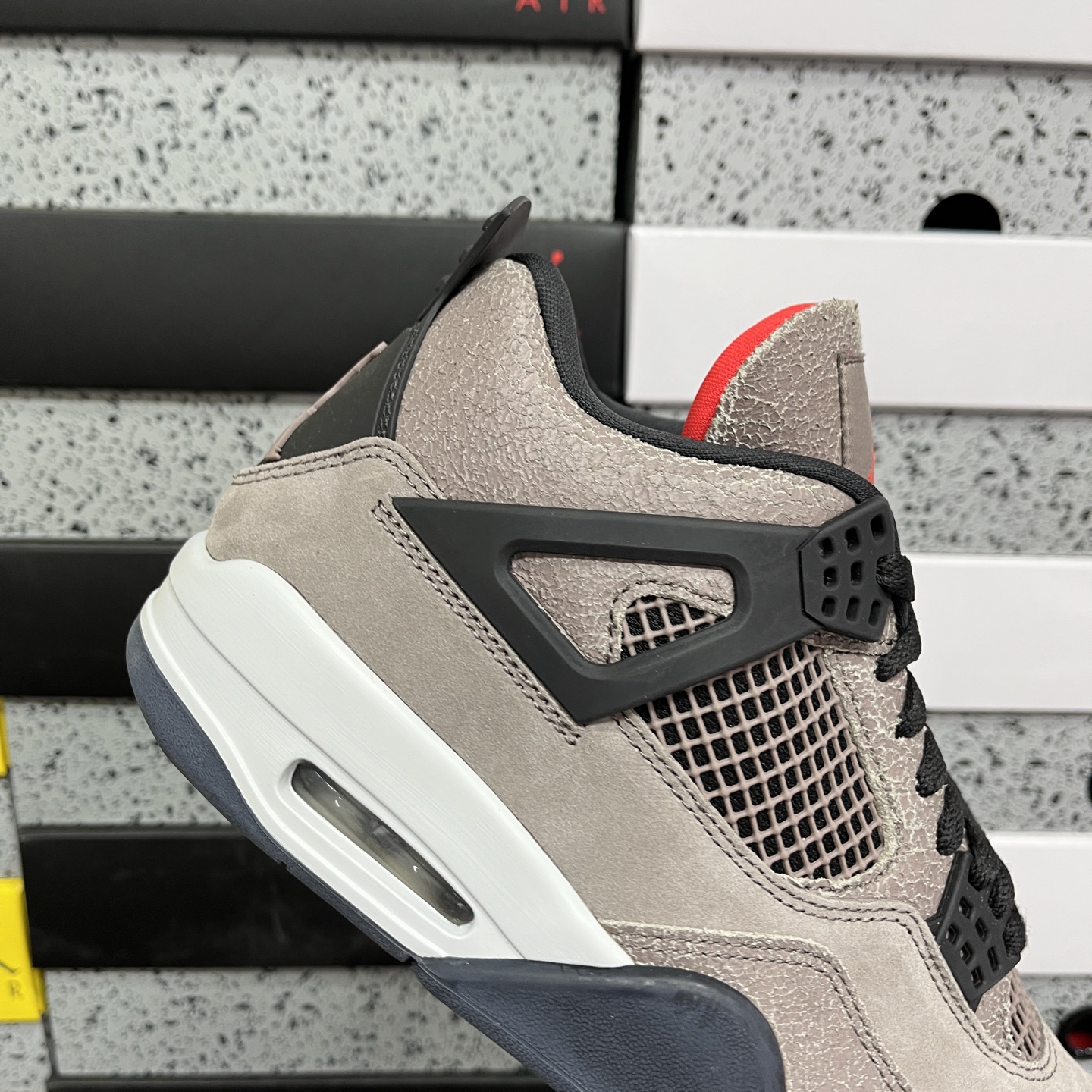 R1版 Air Jordan 4 Retro”Taupe Haze “ 黑棕 摩卡原厂独立模具开发 原汁