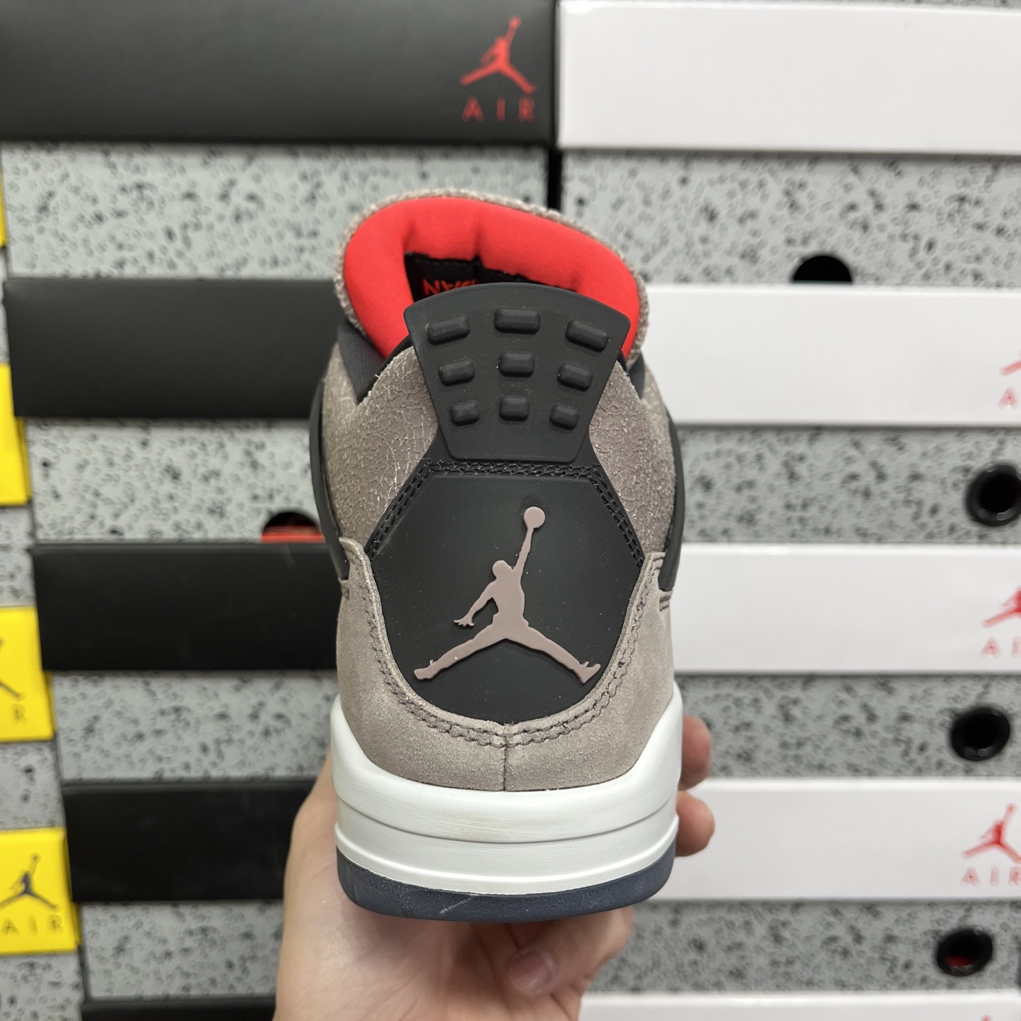 R1版 Air Jordan 4 Retro”Taupe Haze “ 黑棕 摩卡原厂独立模具开发 原汁