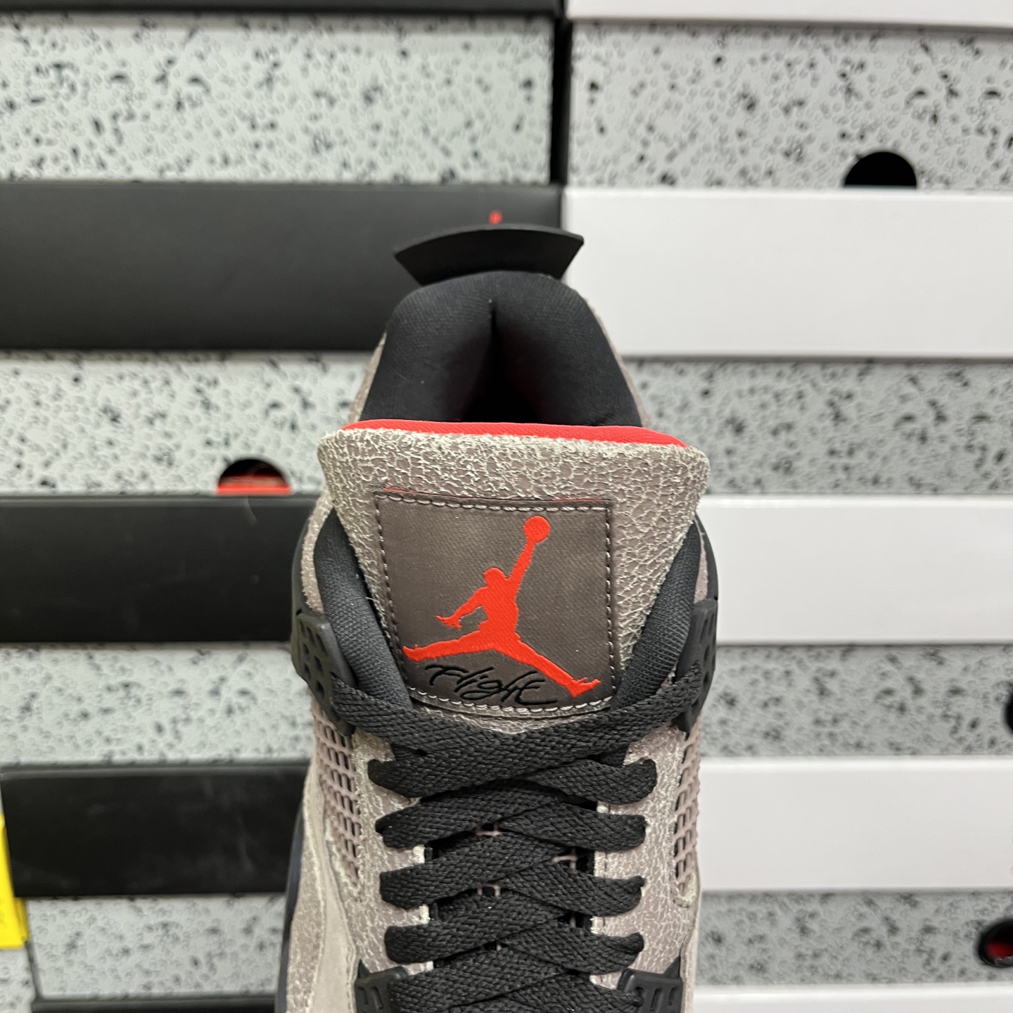 R1版 Air Jordan 4 Retro”Taupe Haze “ 黑棕 摩卡原厂独立模具开发 原汁