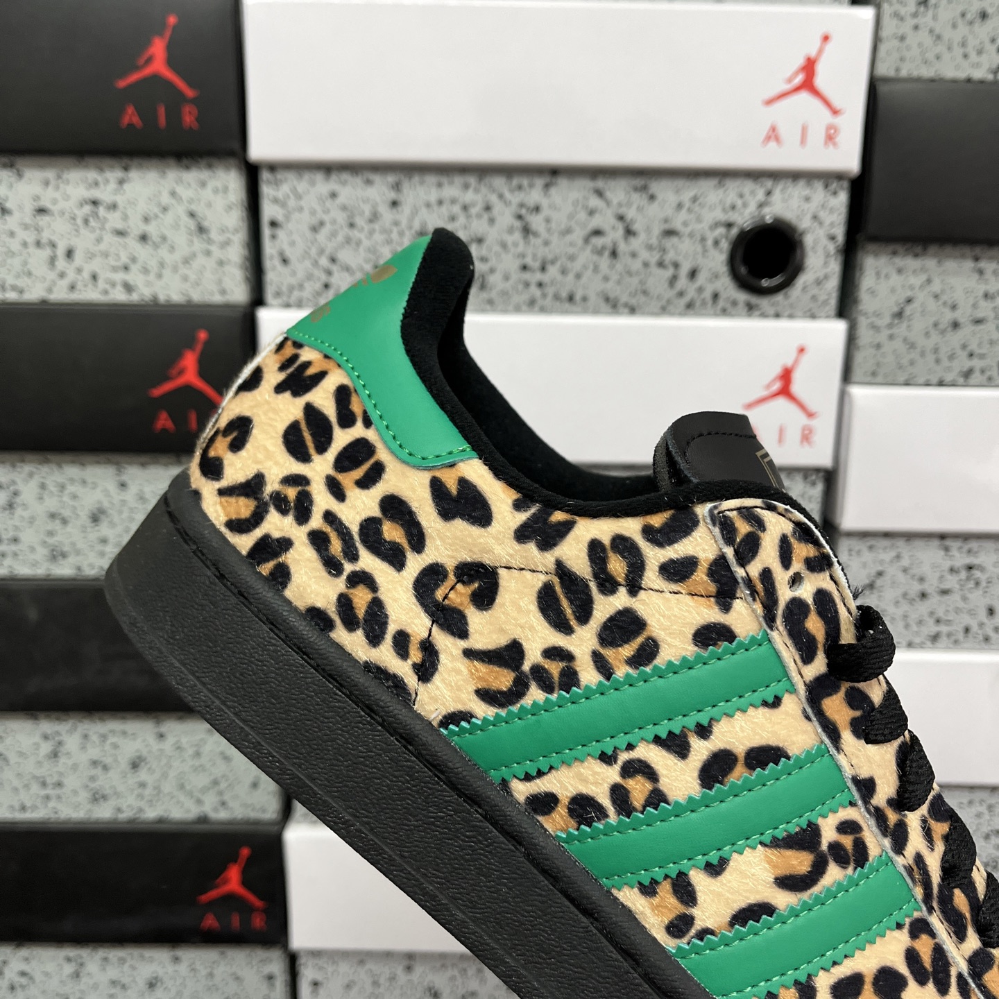 adidas originals SUPERSTAR Leopard 黑绿色货号：jp-8175尺码：3