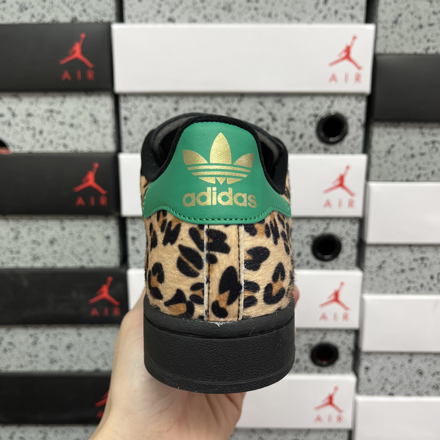 adidas originals SUPERSTAR Leopard 黑绿色货号：jp-8175尺码：3