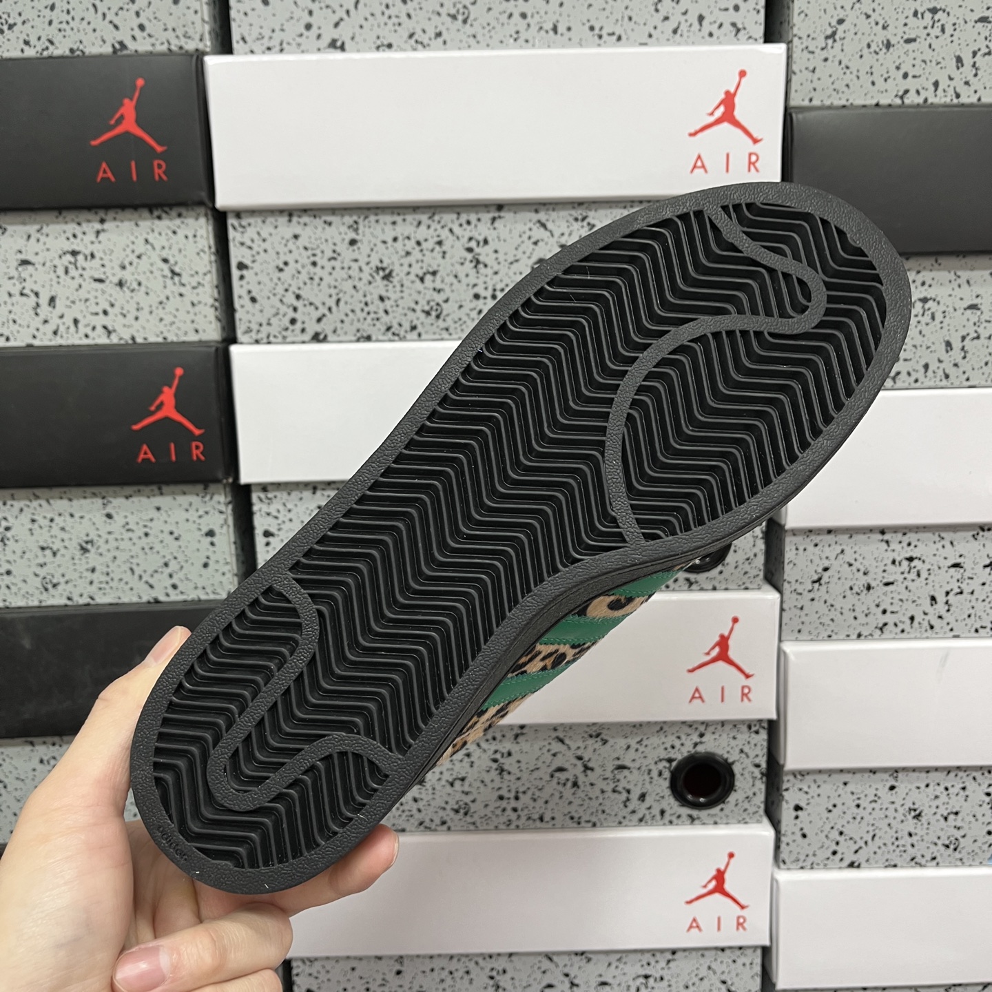 adidas originals SUPERSTAR Leopard 黑绿色货号：jp-8175尺码：3