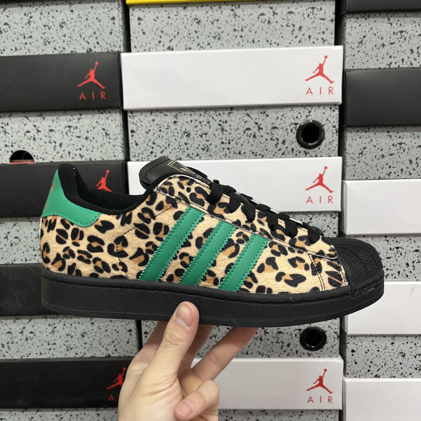 adidas originals SUPERSTAR Leopard 黑绿色货号：jp-8175尺码：3