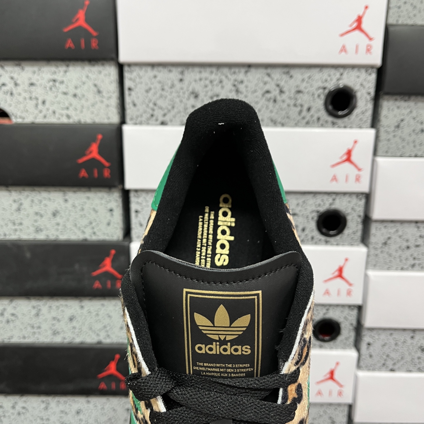 adidas originals SUPERSTAR Leopard 黑绿色货号：jp-8175尺码：3