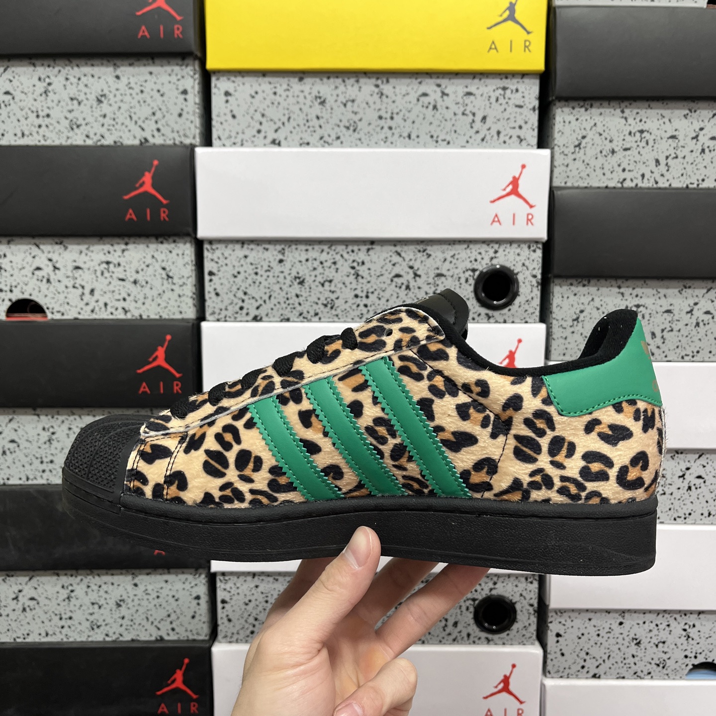 adidas originals SUPERSTAR Leopard 黑绿色货号：jp-8175尺码：3