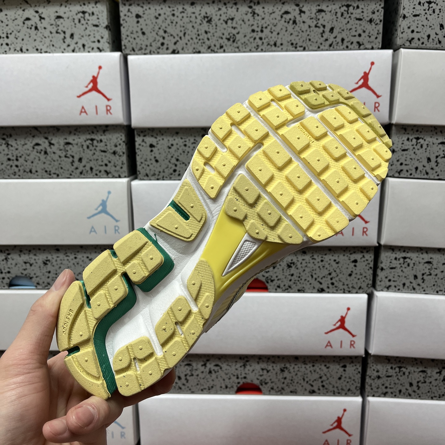 NK vomero 5 v5跑鞋 米黄绿FN8361-100 实拍如图 配色不断开发中正确私模四合一组合