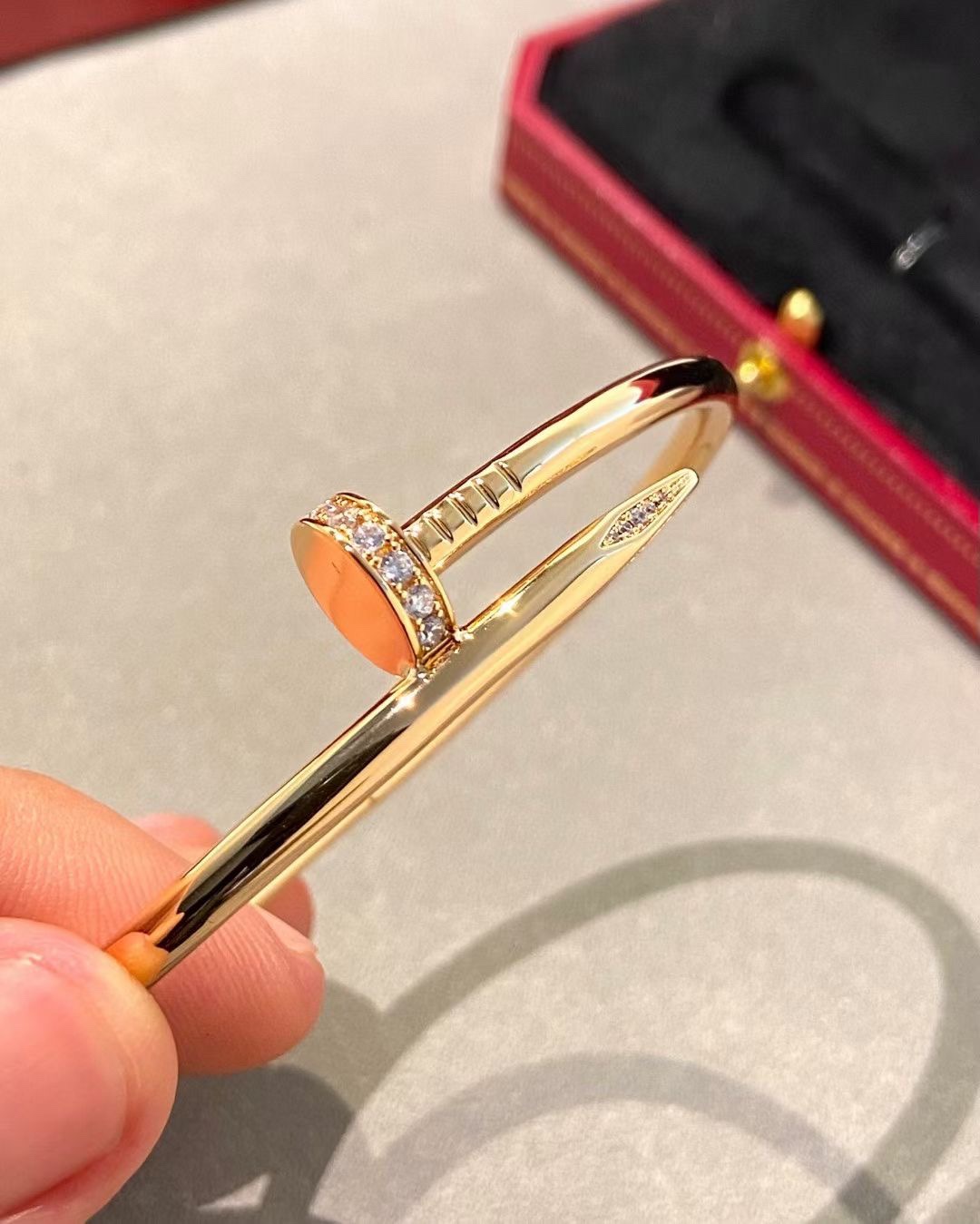 Cartier Cartier 玫瑰金 头尾钻钉子手镯