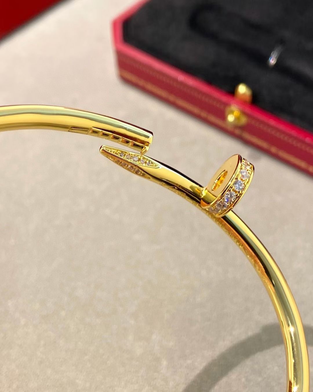 Cartier Cartier 金色 头尾钻钉子手镯