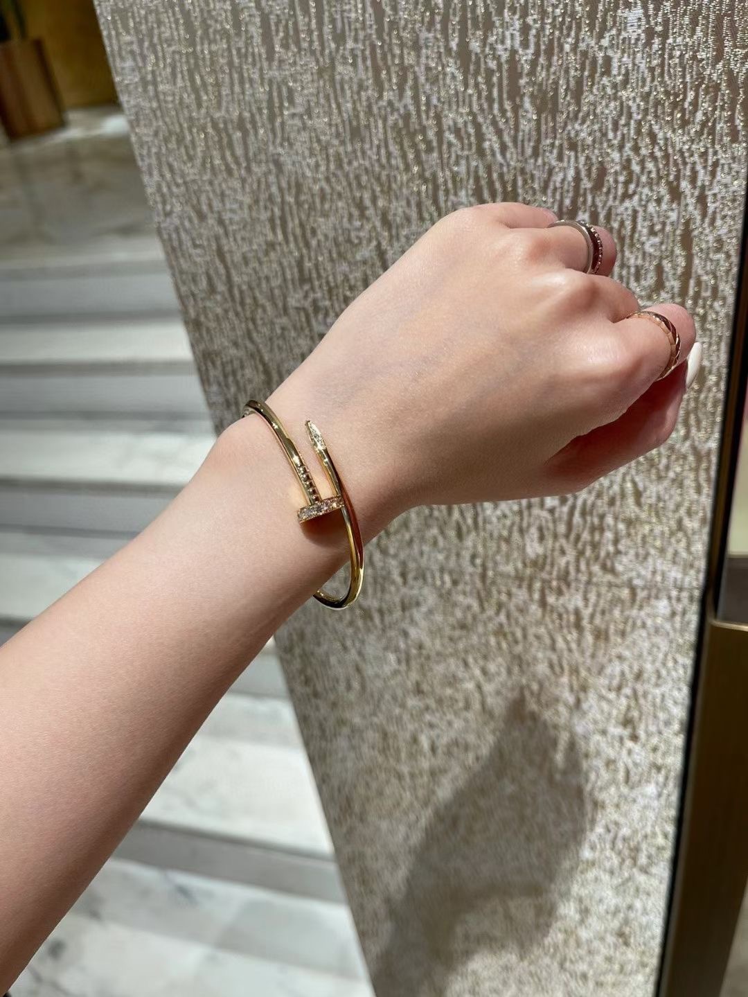 Cartier Cartier 金色 头尾钻钉子手镯