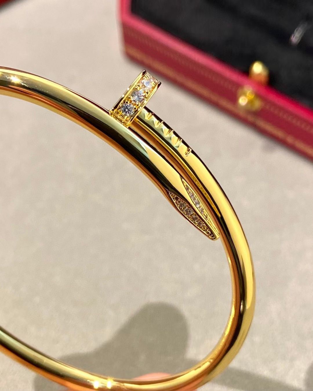 Cartier Cartier 金色 头尾钻钉子手镯