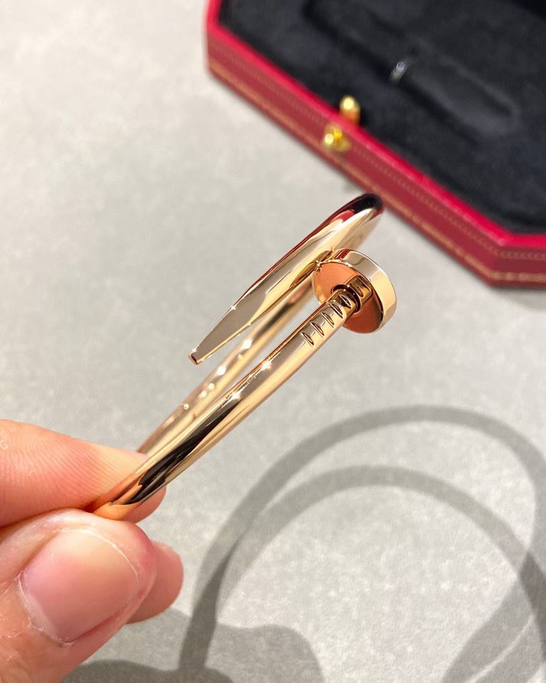 Cartier Cartier 玫瑰金 无钻钻钉子手镯