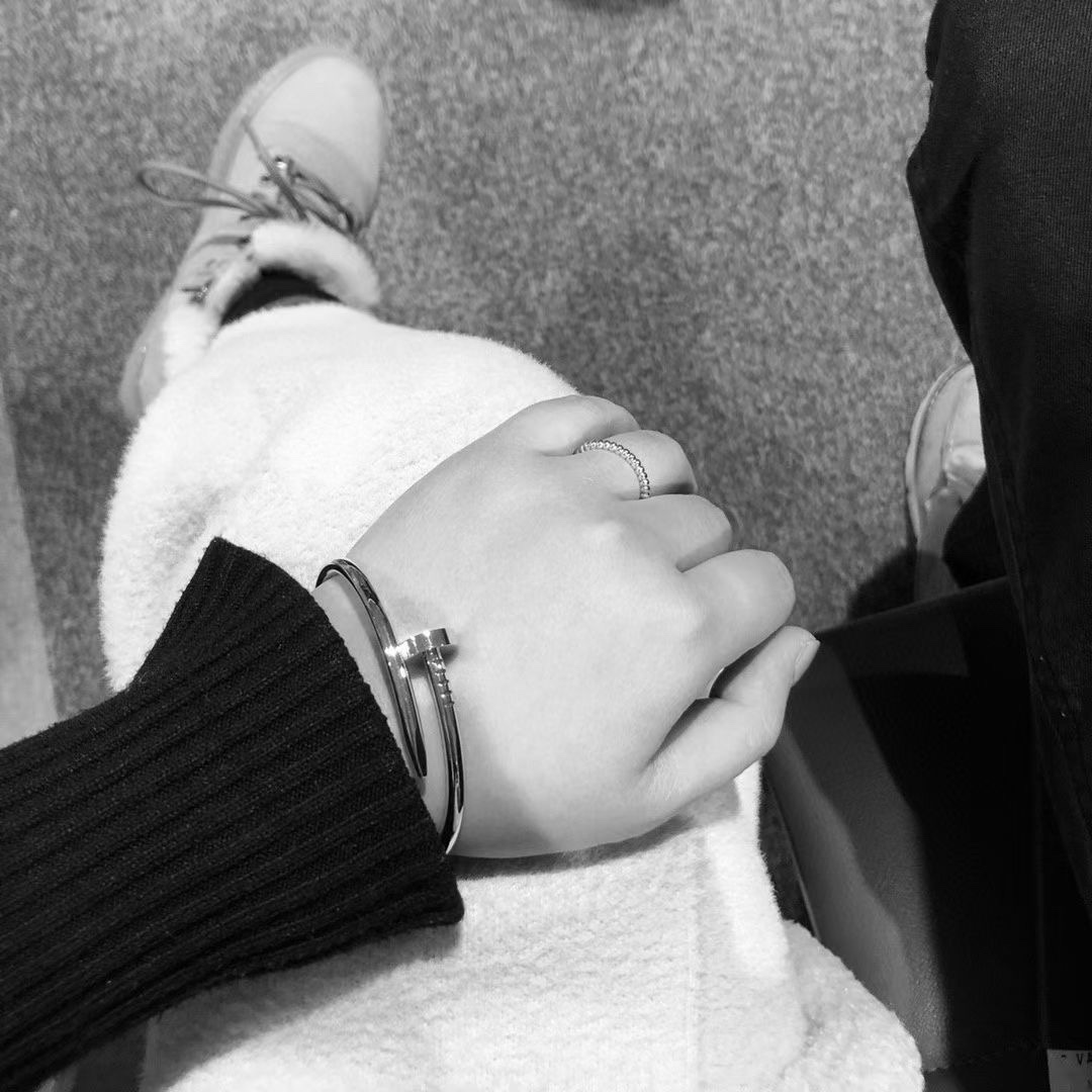 Cartier Cartier 银色 无钻钉子手镯