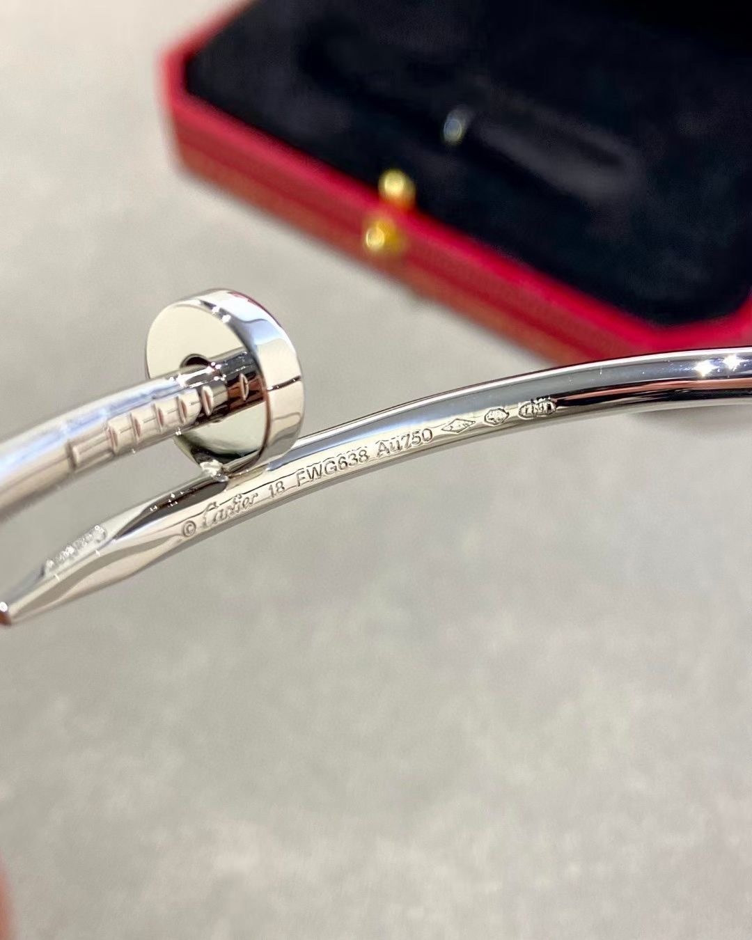 Cartier Cartier 银色 无钻钉子手镯